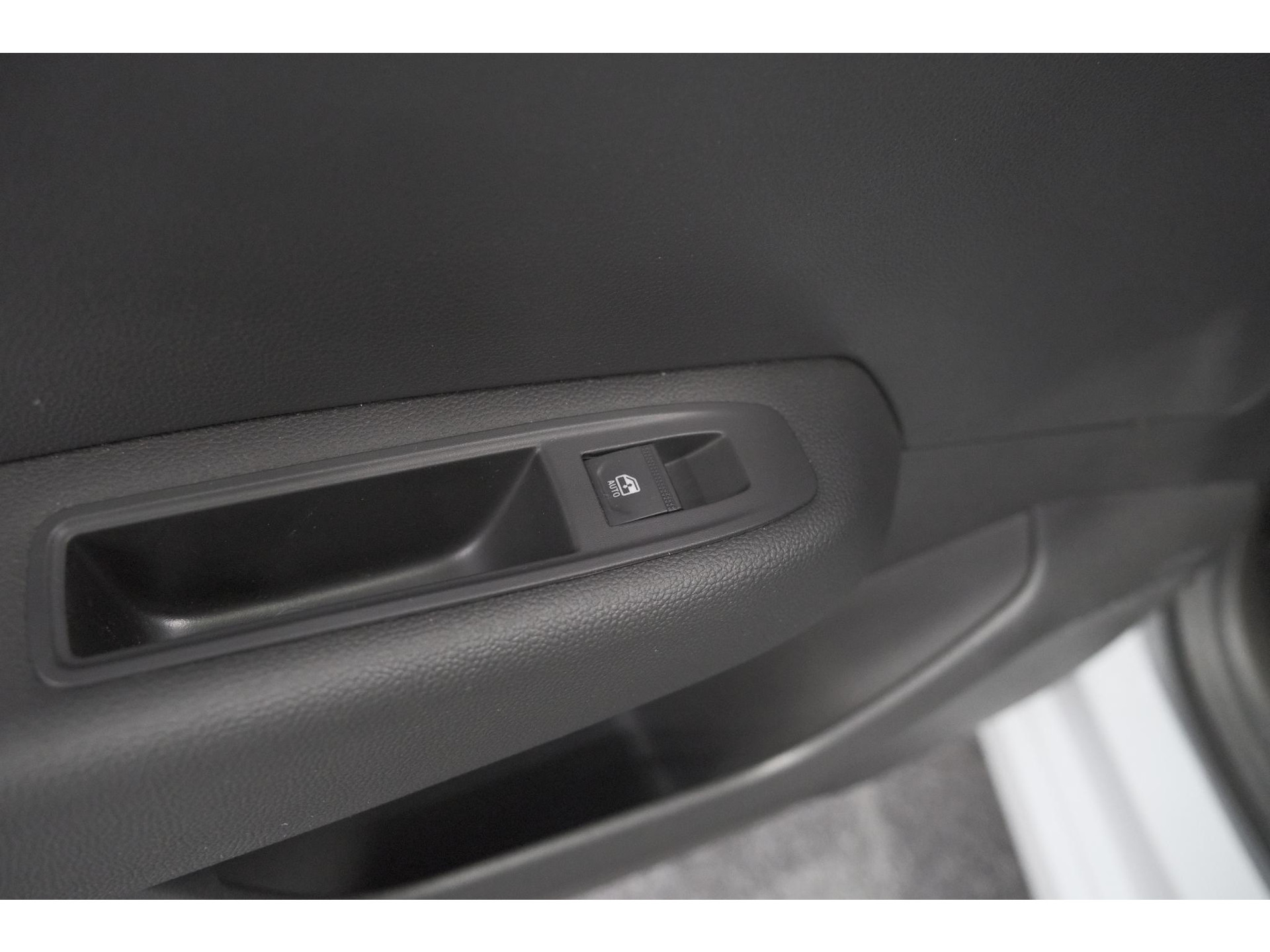 Renault Clio TCe 90 GPF techno | 360 Camera | Adaptieve Cruise Control | Navigatie | 9.3 Inch Groot Scherm