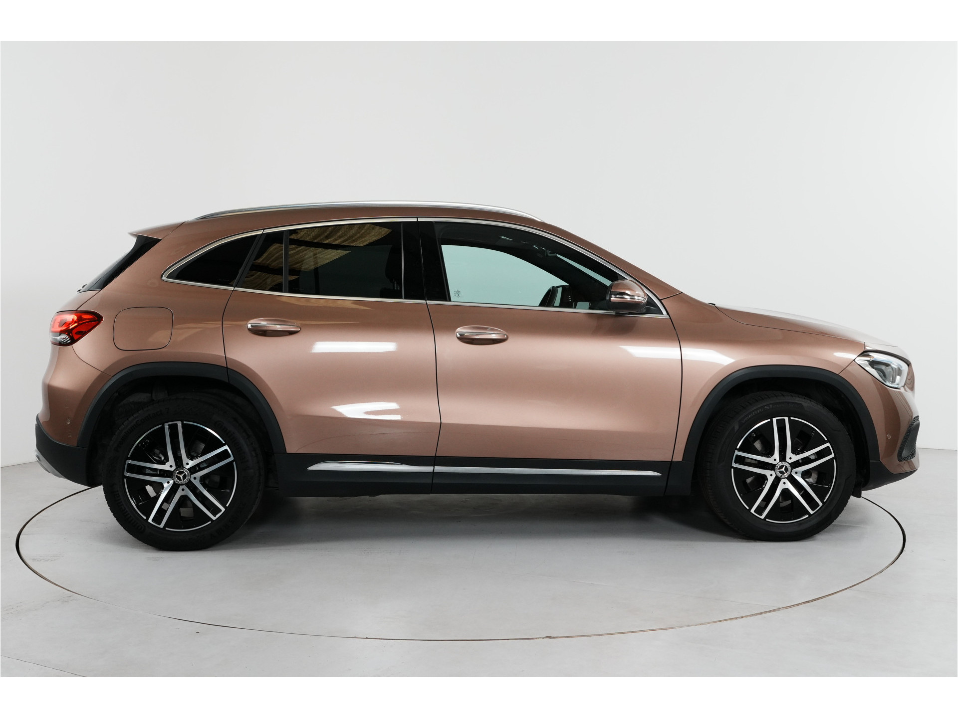 Mercedes-Benz GLA-klasse 250 e AMG Line 218 pk PHEV | SOH 94% | Pano | Camera | Ambient | Digi dash |
