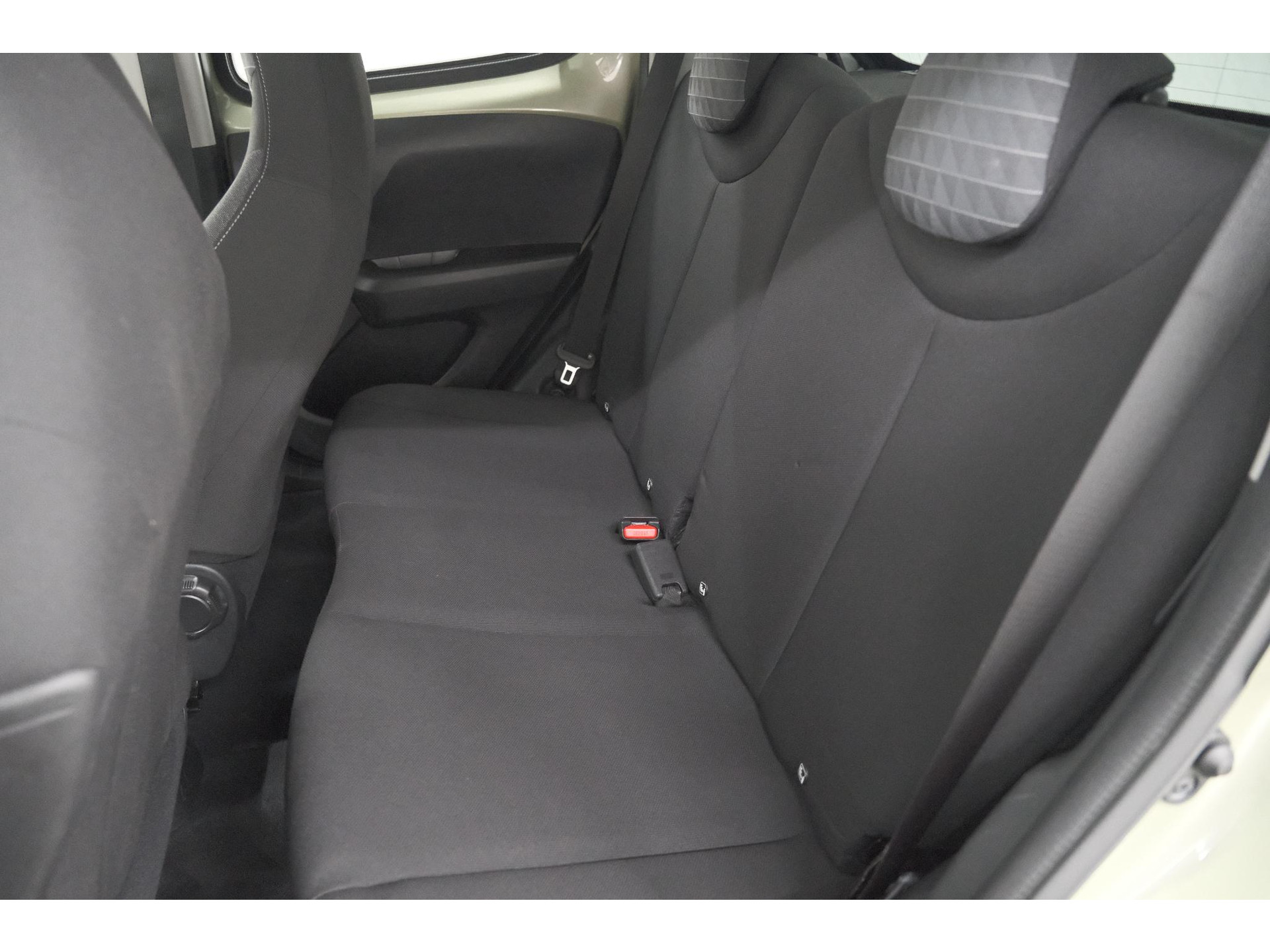 Peugeot 108 1.0 e-VTi Allure | Camera | Climate Control | Apple Carplay | 15 Inch Lichtmetalen Velgen