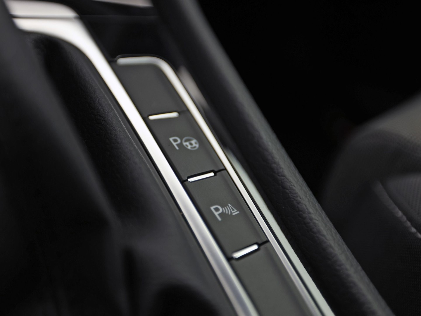 Volkswagen Golf Variant 1.5 TSI Highline 150Pk Automaat (VIRTUAL COCKPIT, APPLE CARPLAY, ALCANTARA, CAMERA, TREKHAAK, SPORTSTOELEN, GETINT GLAS, ADAPTIVE CRUISE, TREKHAAK, NIEUWSTAAT)