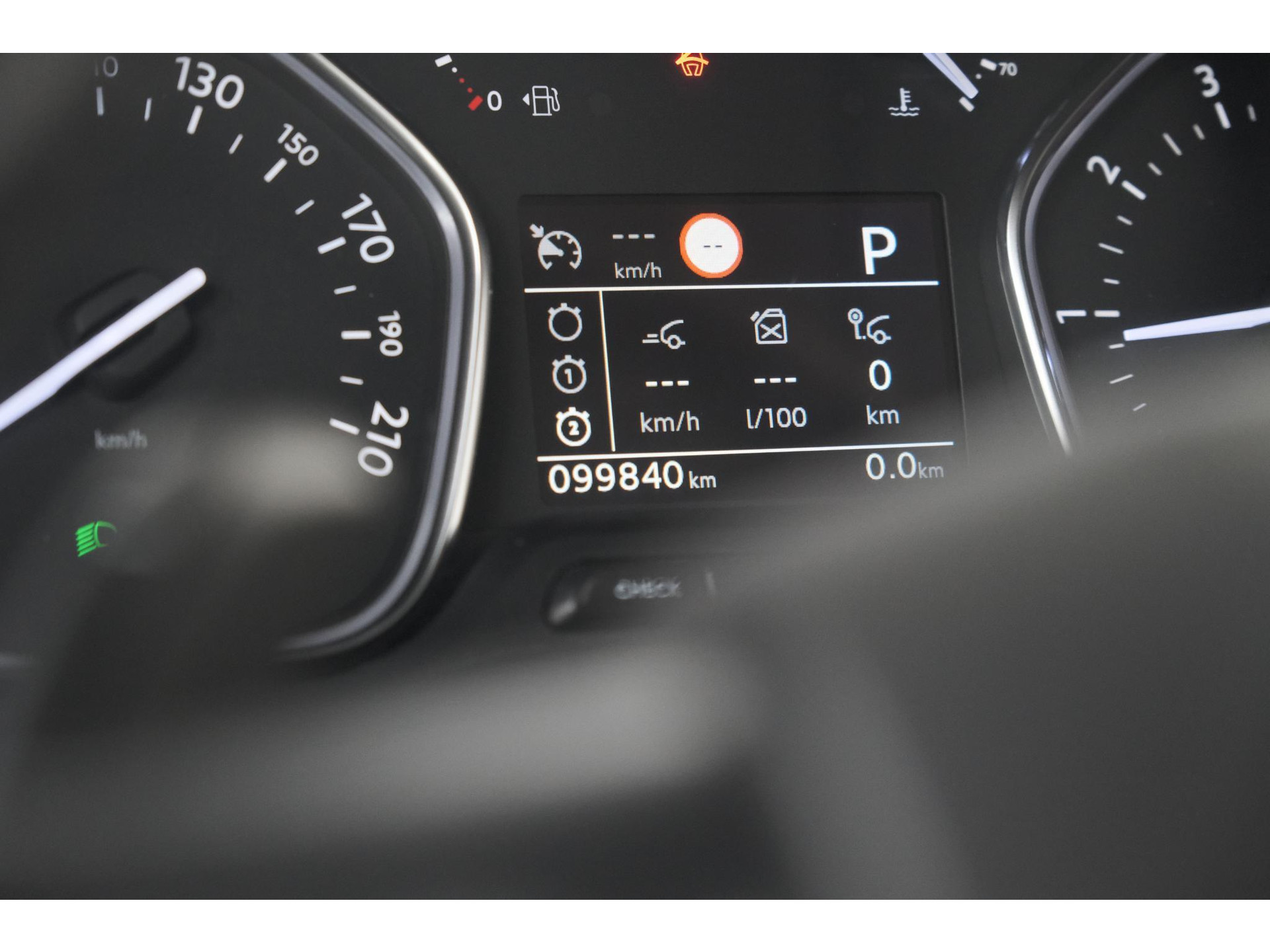 Peugeot Expert 2.0 BlueHDI 180 Automaat Standard Premium | Standkachel | Trekhaak | Head-Up Display | Camera | Apple Carplay | Laadruimte Betimmering