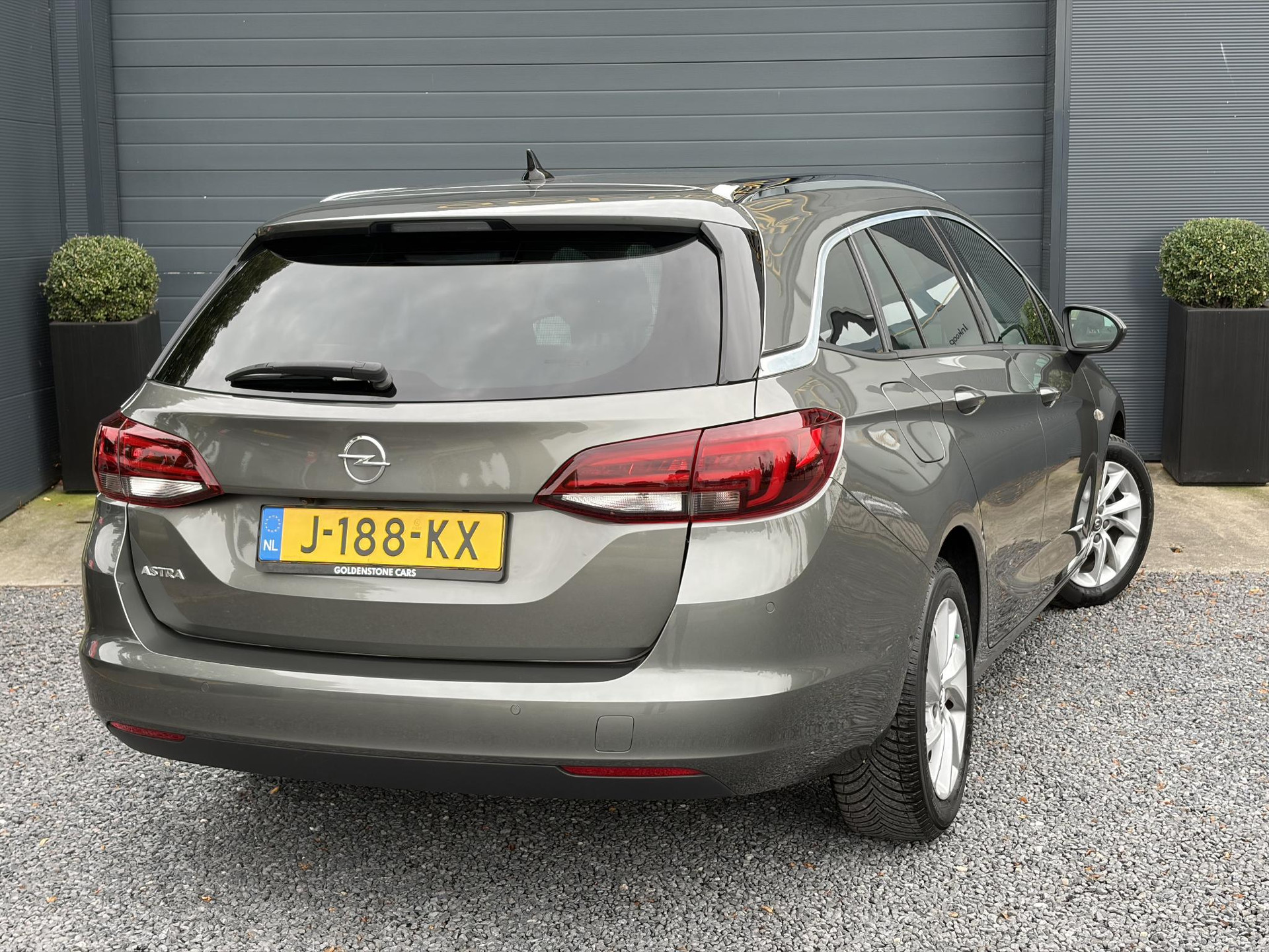 Opel Astra Sports Tourer 1.2 Elegance ✓131pk✓2e Eigenaar✓Camera✓Carplay✓6 Bak✓Stoelverw✓Stuurverw✓Pdc V+A✓Recent beurt gehad✓Clima✓Cruise✓Halfleder✓Keyless✓N.A.P✓Lm velgen✓Rijstrooksensor✓Apk tot 09-2028