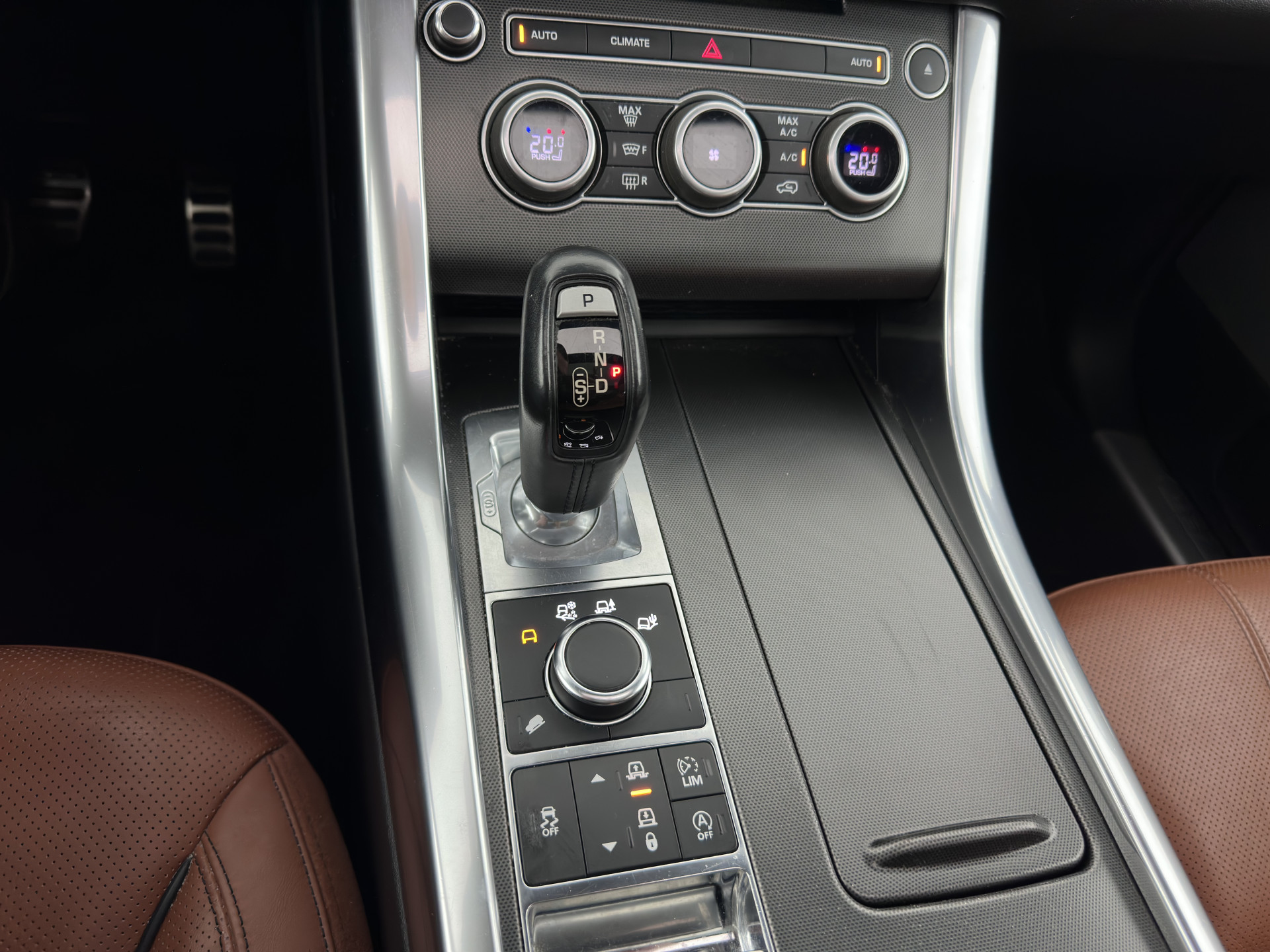 Land Rover Range Rover Sport 3.0 TDV6 HSE Dynamic Aut. *PANO | DIGI-COCKPIT | LEATHER | XENON | NAVI-FULLMAP | CAMERA | KEYLESS | AIR-SUSPENSION | ECC | PDC | HEATED-SPORTSEATS | AMBIENT-LIGHT | CARBON-INLAY | SHIFT-PADDLES | CRUISE |