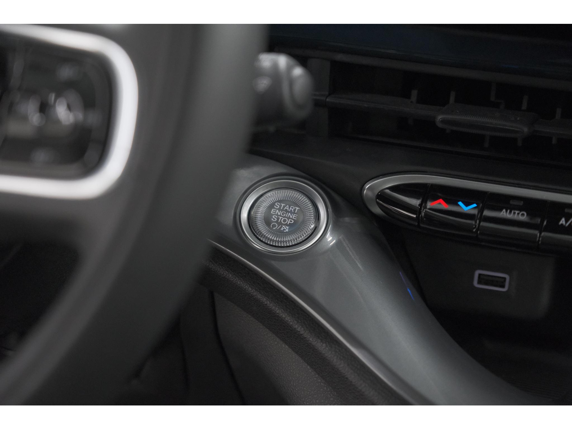 Fiat 500 Icon 42 kWh | 96,1% SOH | Convenience Pack | Camera | Dodehoekdetectie | Stoelverwarming