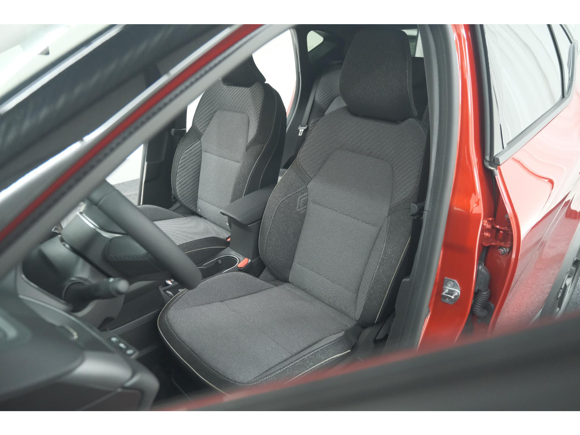 Renault Captur 1.6 E-Tech full hybrid 145 Techno | Advanced Driving | Camera | Dodehoekdetectie | Apple Carplay | 18 Inch Lichtmetalen Velgen
