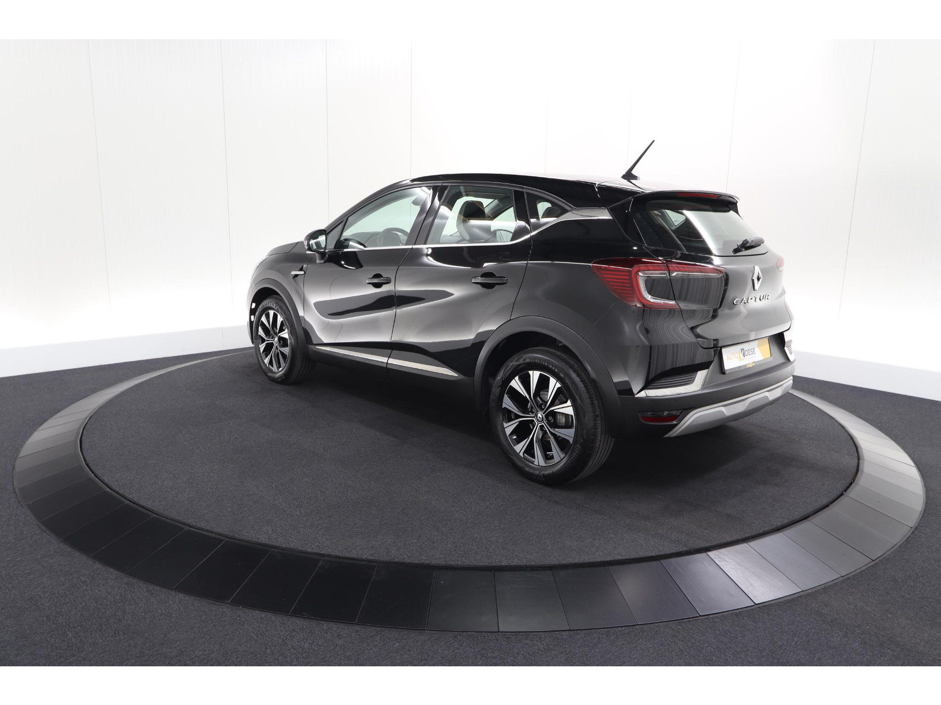 Renault Captur Mild Hybrid 140 EDC Intens | Camera | Navigatie | Parkeersensoren | Stoelverwarming