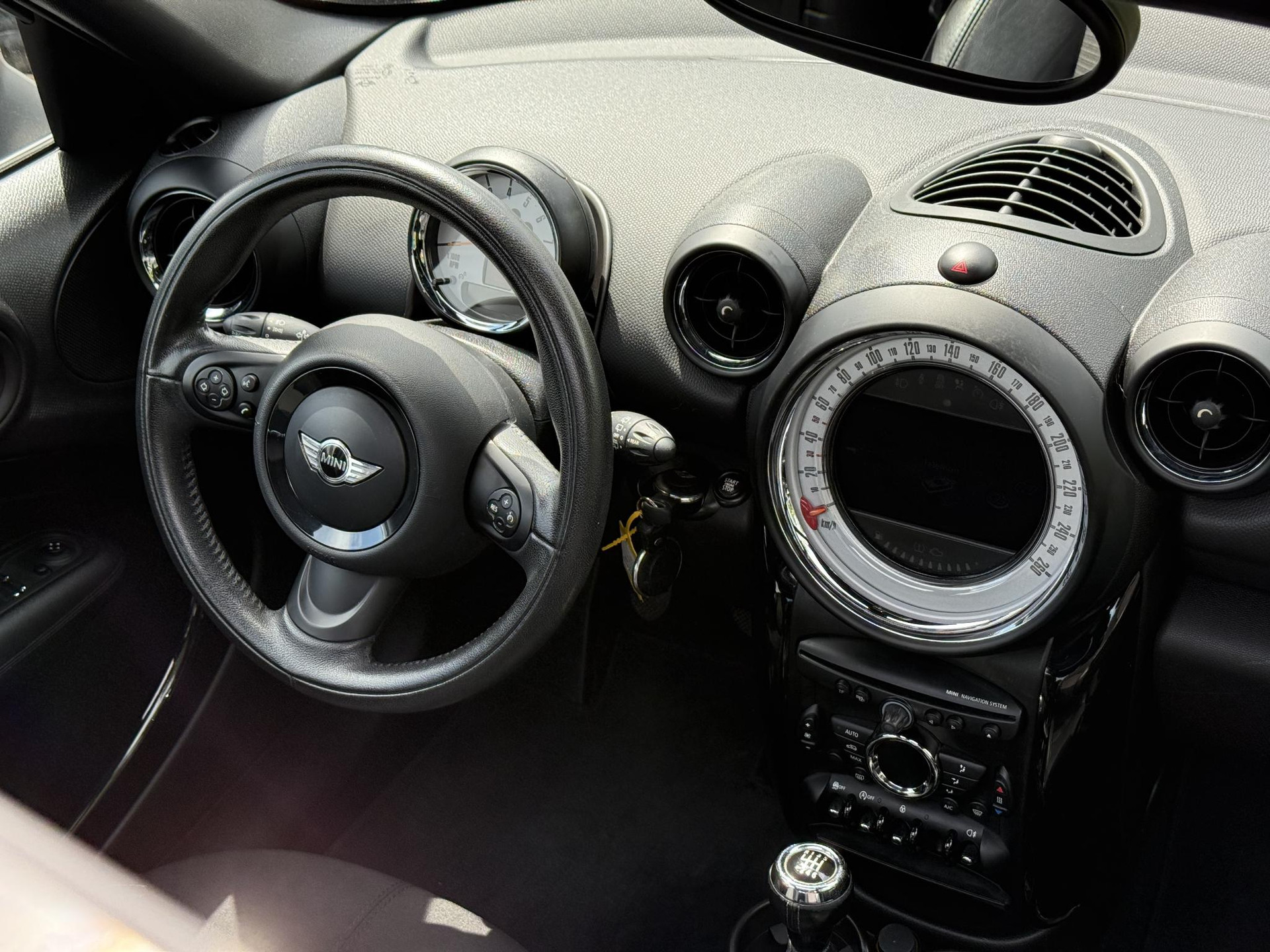MINI Countryman 1.6 One Business Line Carplay,Pano,Navi,Pdc,Airco,Cruise,Lm velgen,6 Bak,98pk,Apk tot 03-2027