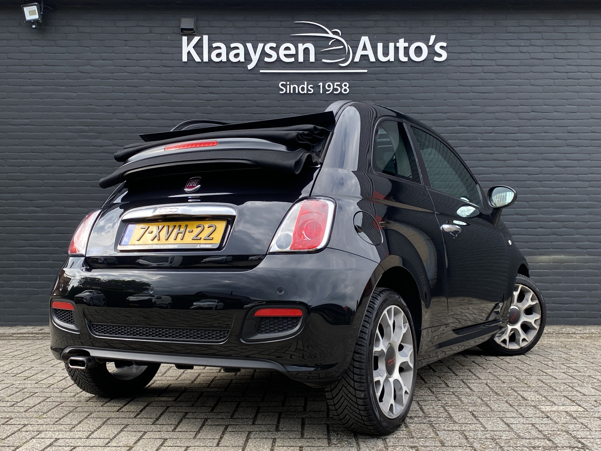 Fiat 500 C 0.9 TwinAir Turbo 500S Sport | leder interieur | climate control | parkeersensoren | all season banden | NL auto