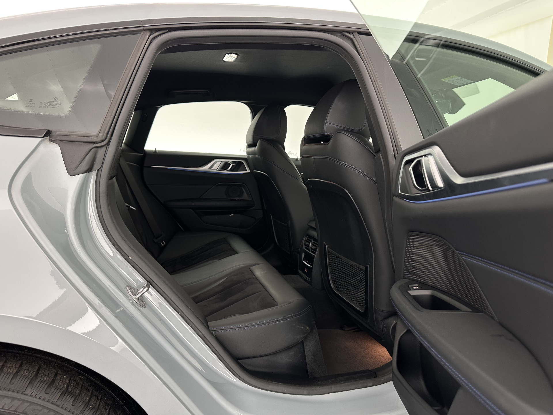 BMW i4 eDrive40 84 kWh M-Sport *M50 JAHRE* [ 3-Fase-11 kW ] {SOH-96%} (INCL-BTW) *LEATHER-ALCANTARA | FULL-LED | ADAPTIVE-CRUISE | HEATED-SPORTSEATS | CAMERA | DAB | DIGI-COCKPIT | NAVI-FULLMAP | AMBIENT-LIGHT | ECC | PDC | CARPLAY | KEYLESS | SHIFTPADDLE