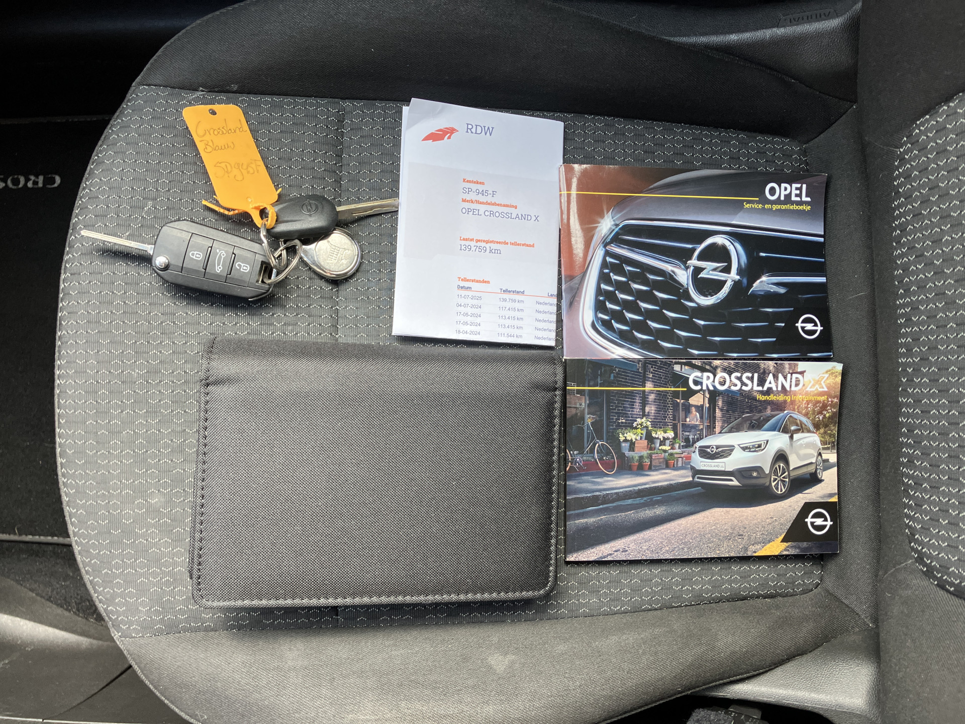Opel Crossland X 1.2 Turbo 110 pk Online Edition | dealer onderhouden | apple carplay | cruise control | bluetooth | airco | NL auto