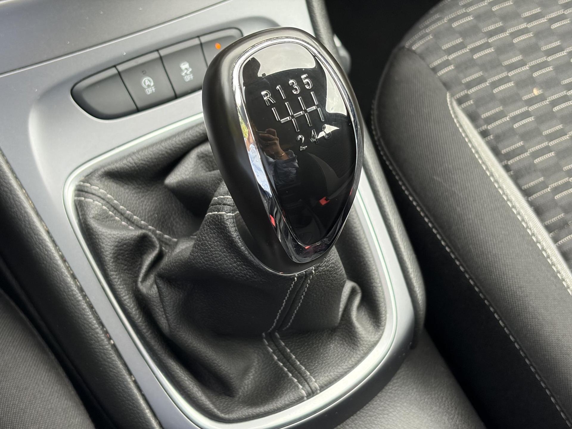 Opel Astra Sports Tourer 1.2 Edition ✓Camera ✓110pk✓2e Eigenaar✓Carplay✓Navi✓Airco✓Cruise✓Pdc✓LED koplampen✓N.A.P.✓6 Bak✓Pdc V+A✓Lm velgen✓Dakdragers ✓Comfortstoelen✓Bj 11-2020✓Apk tot 07-2028