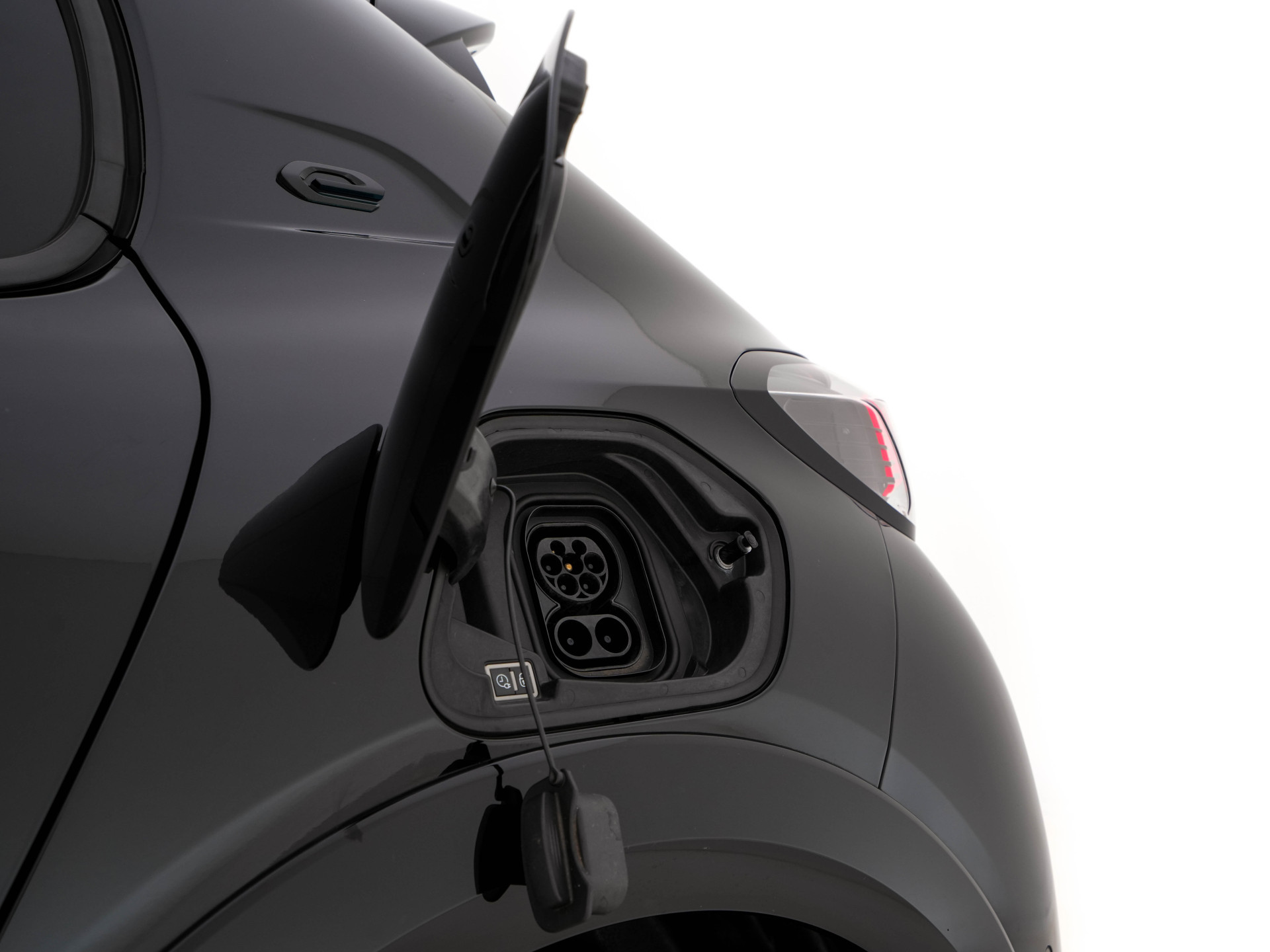 Peugeot e-208 EV GT-Line 350 50 kWh [ 3-Fase ] {SOH-90%} (INCL-BTW) *FULL-LED | DIGI-COCKPIT | BLINDSPOT | CAMERA | LEATHER-ALCANTARA | NAVI-FULLMAP | LANE-ASSIST | KEYLESS | DAB | CCS-FASTLOADER | HEATED-SPORTSEATS | AMBIENT-LIGHT | 17"ALU*