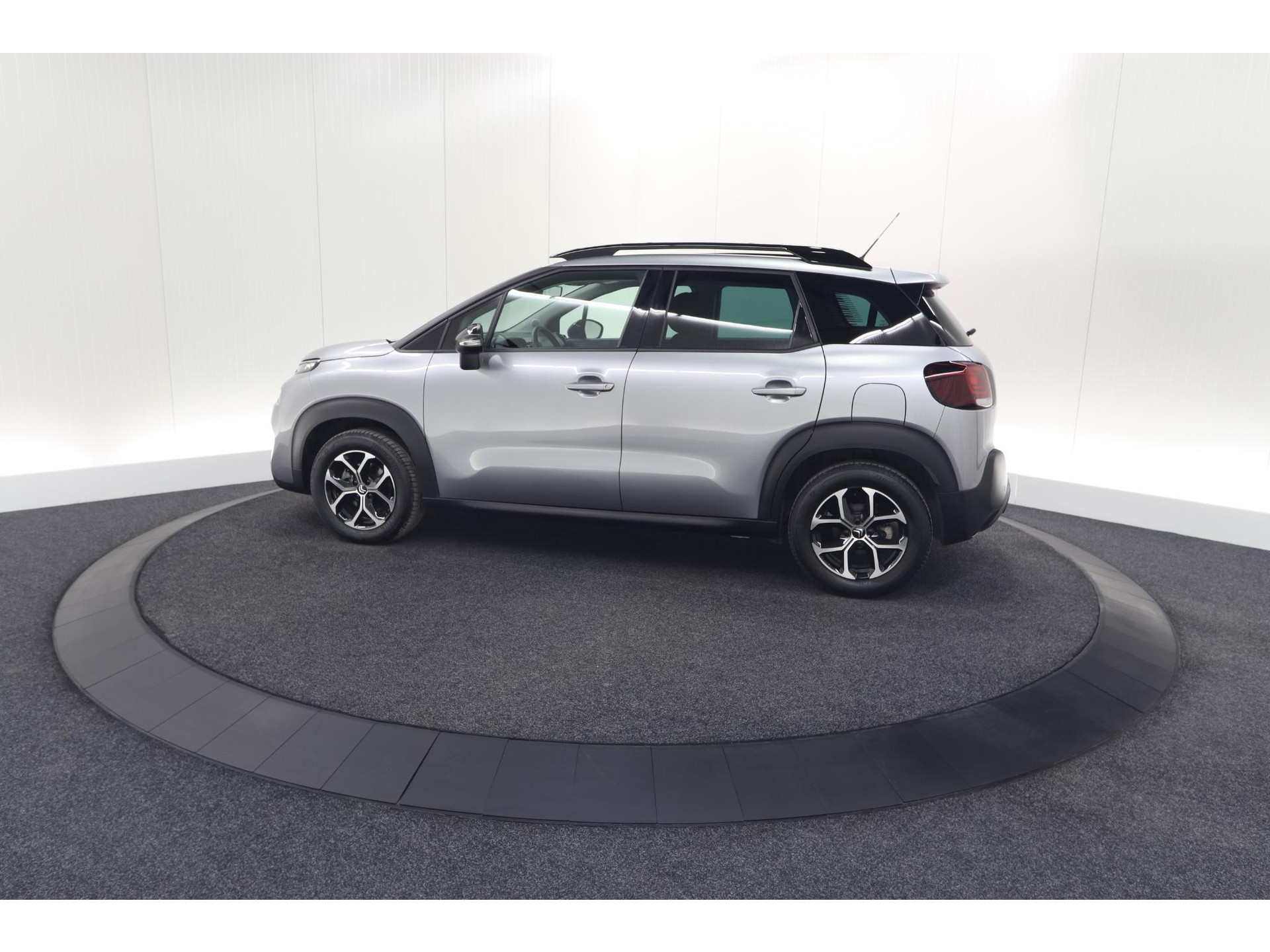 Citroen C3 Aircross PureTech 130 EAT6 Max | Parkeersensoren | Stoelverwarming | Apple Carplay | 16 Inch Lichtmetalen Velgen