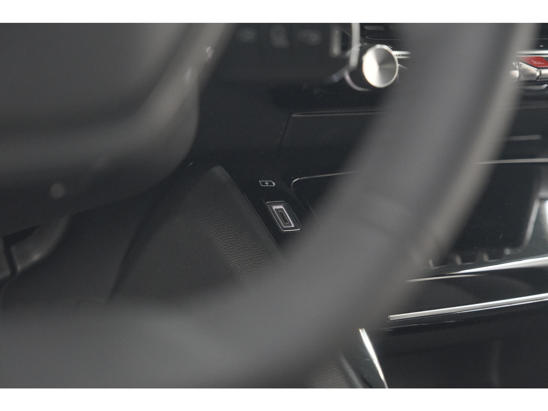 Peugeot 208 Hybrid 100 e-DCS6 Allure | Camera | Apple Carplay | Keyless Entry | Parkeersensoren
