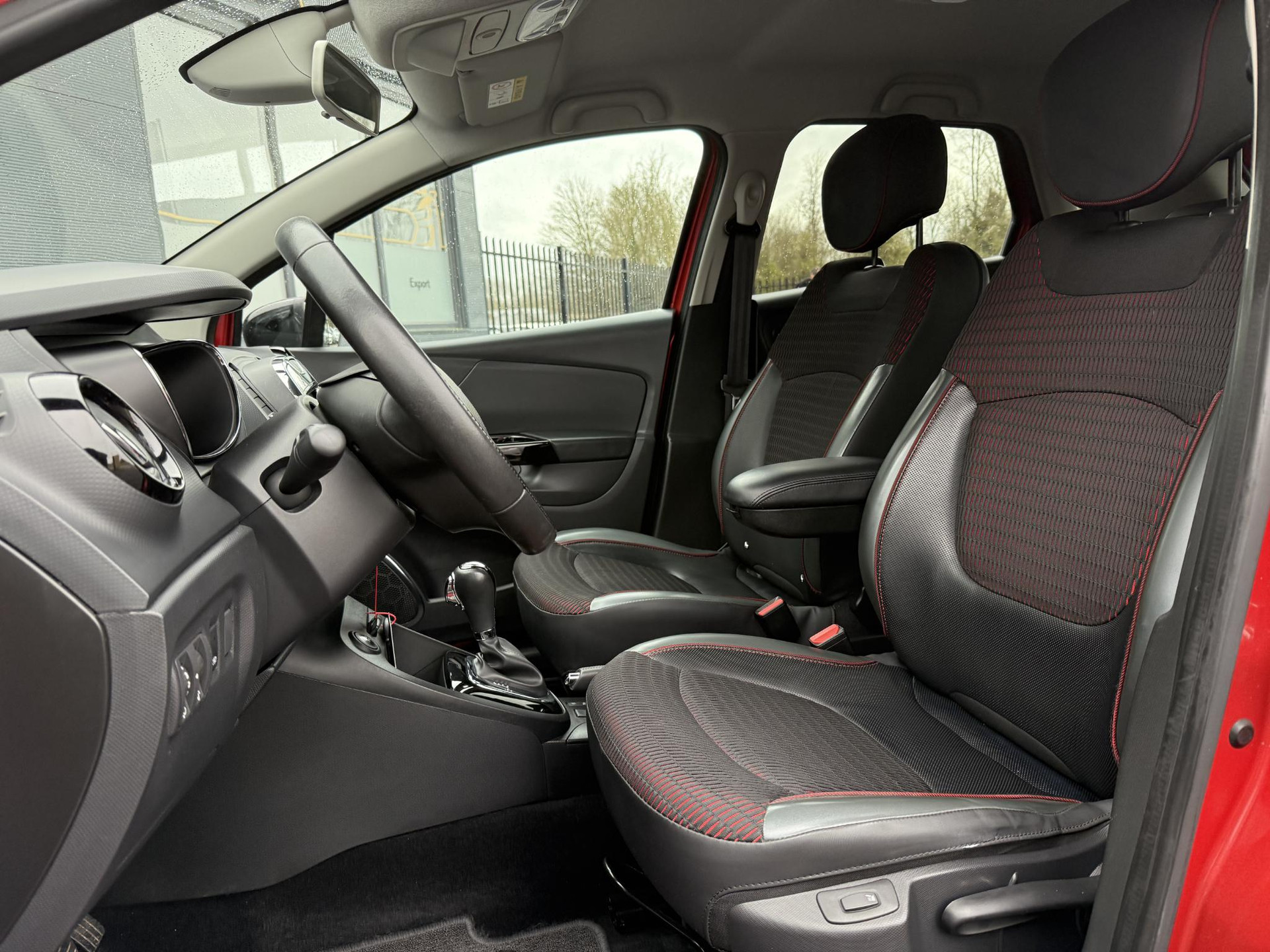 Renault Captur 1.2 TCe Xmod 1e Eigenaar,Trekhaak,Camera,Navi,Stoelverw,Keyless,Halfleder,Lm velgen,120pk,Automaat,Pdc,Apk tot 03-2027
