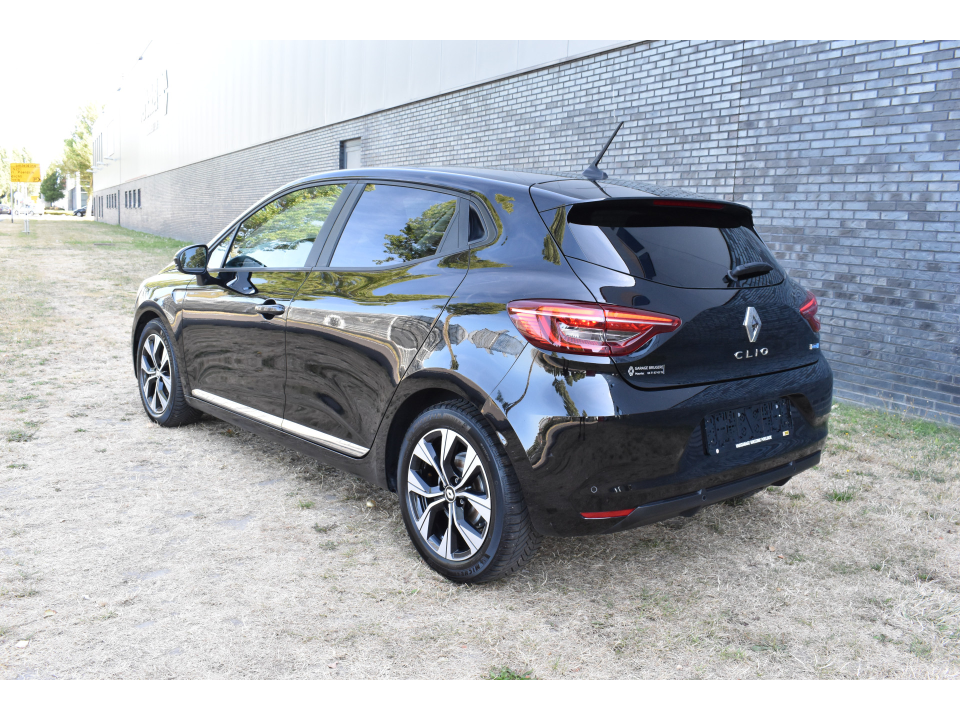 Renault Clio 1.6 E-Tech Hybrid 145 Evolution Hybride Automaat  Navigatie