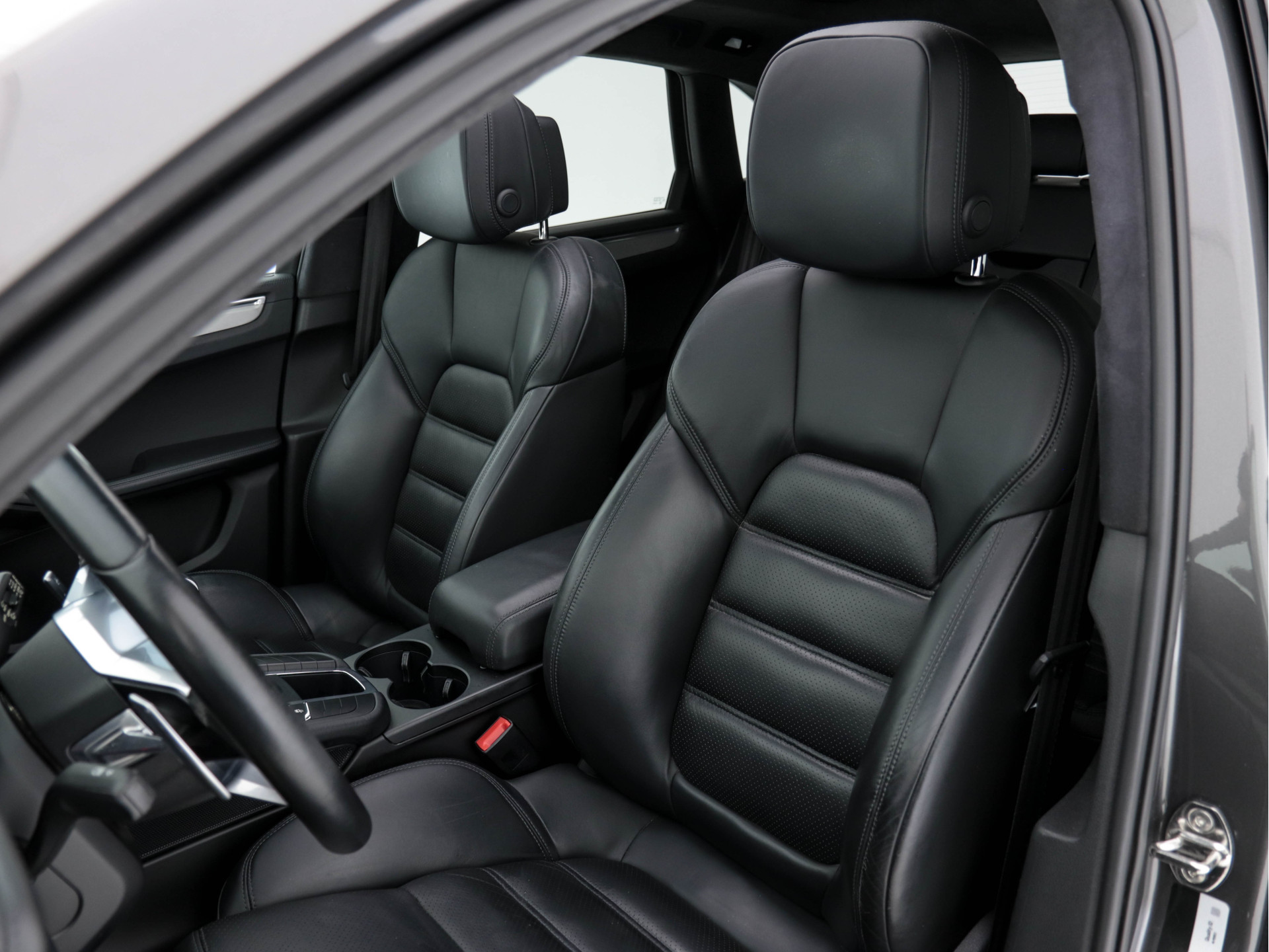 Porsche Macan 3.6 Turbo Aut. *PANO | XENON | FULL-LEATHER  | BOSE-SOUND | NL-AUTO | NAVI-PROF | XENON | COMFORT-SEATS | CAMERA | ECC | PDC | ALCANTARA | MODEL-2015*