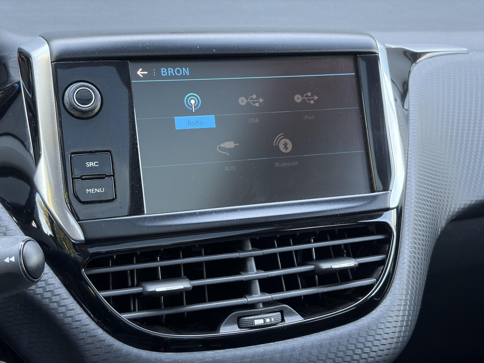 Peugeot 2008 1.2 PureTech Allure ✓1e Eigenaar✓D-riem vv in 2025✓110pk✓Navi✓Pano✓Carplay✓Pdc V+A✓Lm velgen✓N.A.P✓Halfleder✓Clima✓Apk tot 10-2027