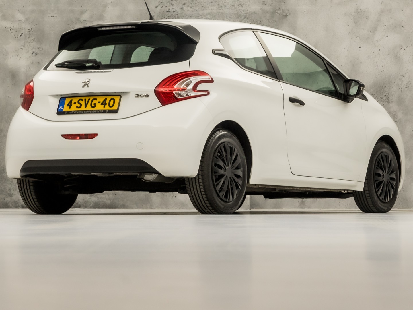 Peugeot 208 1.0 VTi Sport (SCHERM, BLUETOOTH, ELEK RAMEN, SPORTSTOELEN, CRUISE, NIEUWE APK, NIEUWSTAAT)