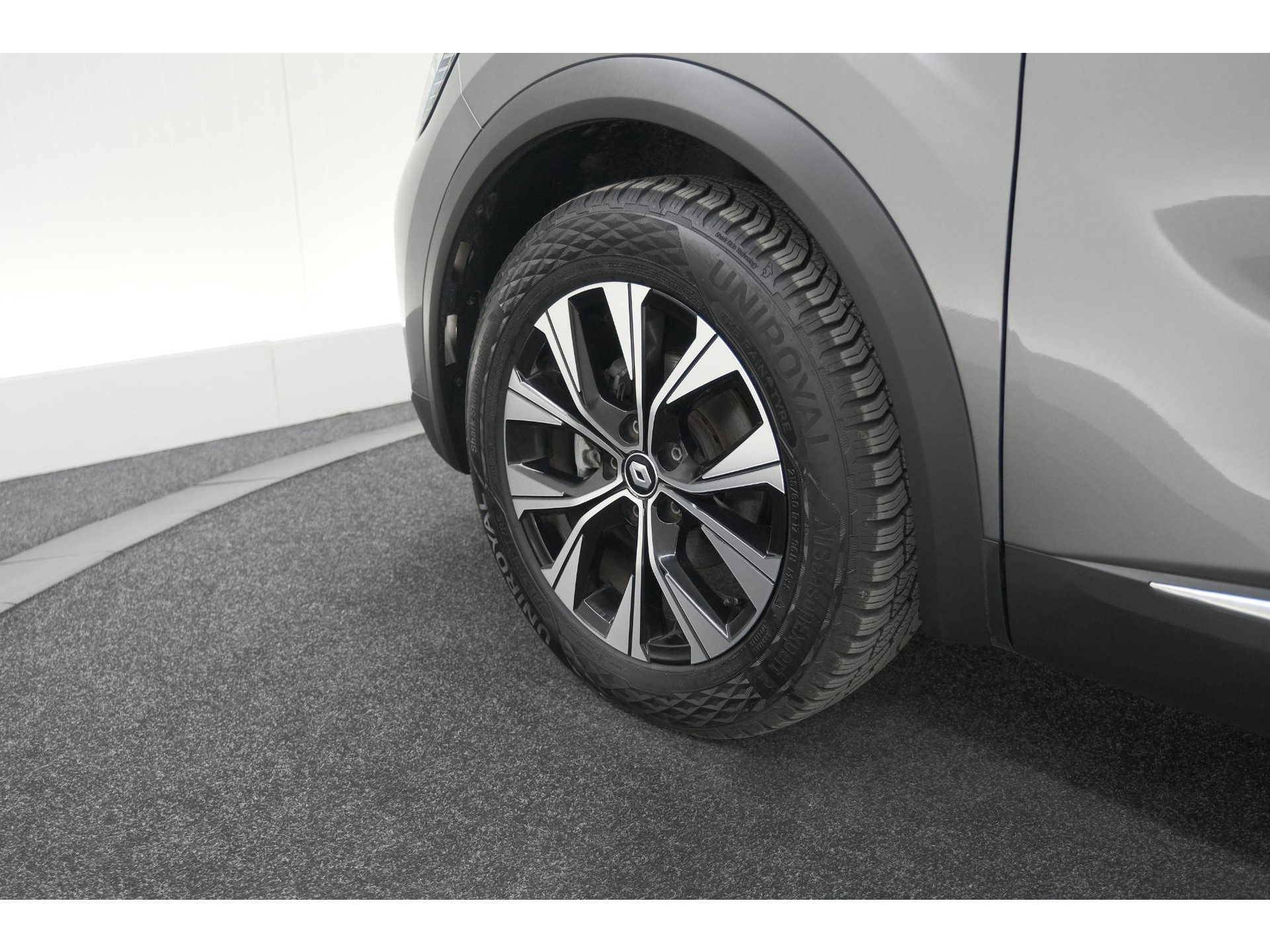 Renault Captur Mild Hybrid 140 EDC Techno | Camera | 9.3 Inch Scherm | Apple Carplay | Parkeersensoren | Allseason Banden | Stoelverwarming