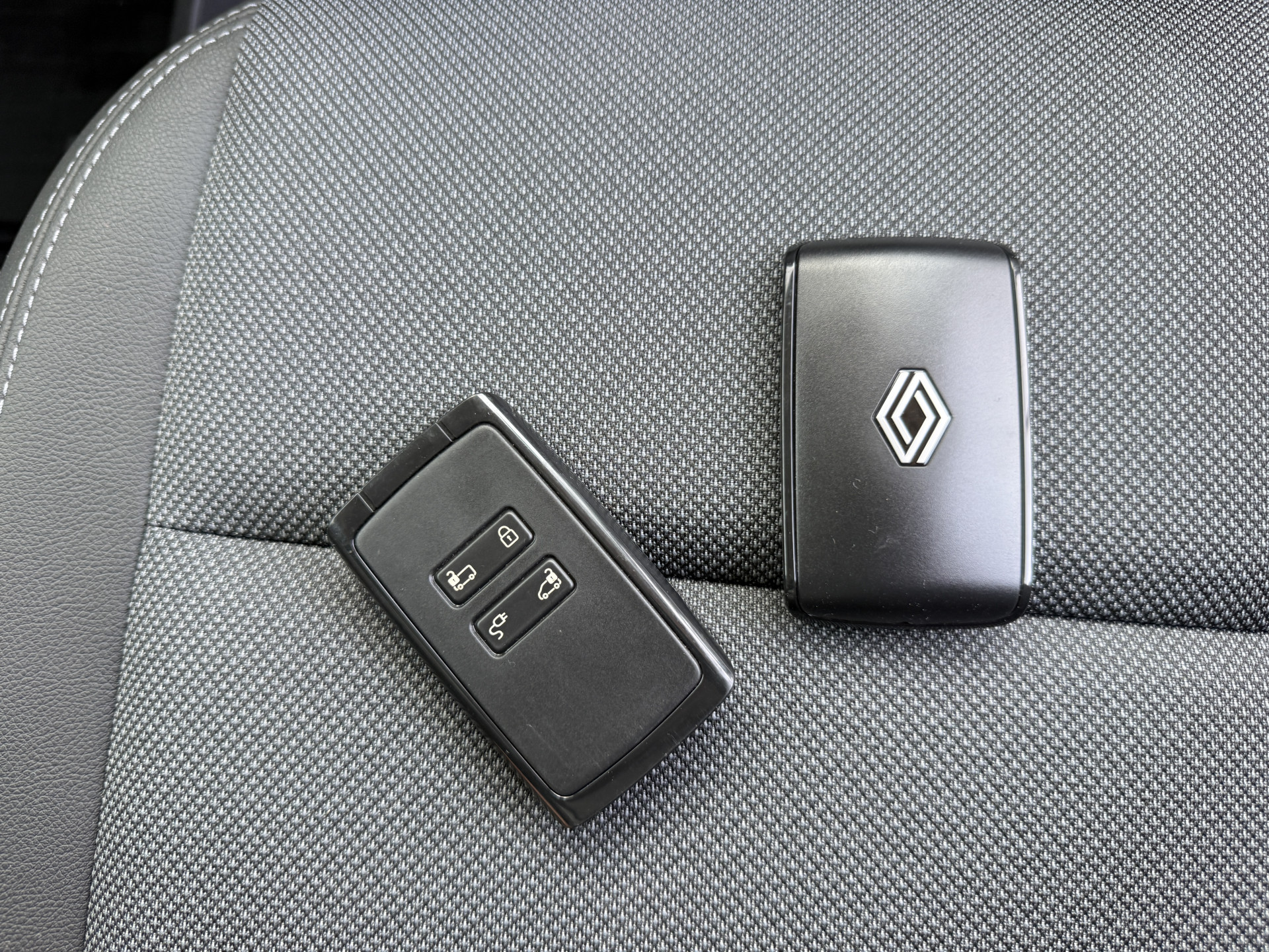 Renault Kangoo e-Tech 45kWh 122PK Nieuw! Elektrisch 300km WLTP Dubbele Schuifdeur LED Airco Carplay Cruise Control Camera Parkeersensoren v+a