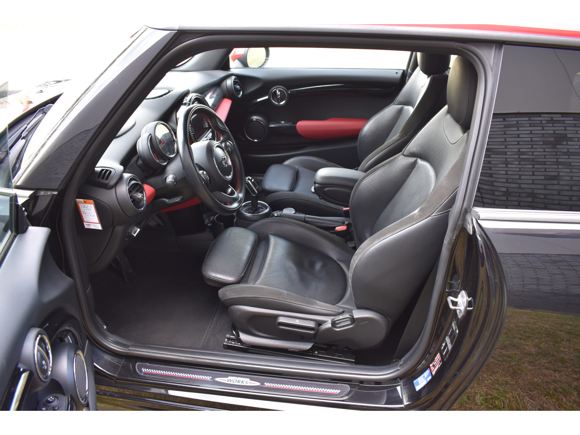 MINI 3-Deurs 2.0 John Cooper Works Chili 232pk Leer Navi Automaat