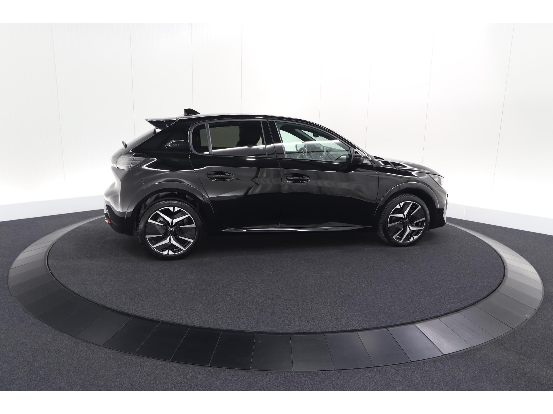 Peugeot 208 1.2 Hybrid 145 e-DCS6 GT | Alcantara Pakket | Camera | Apple Carplay | Stoelverwarming