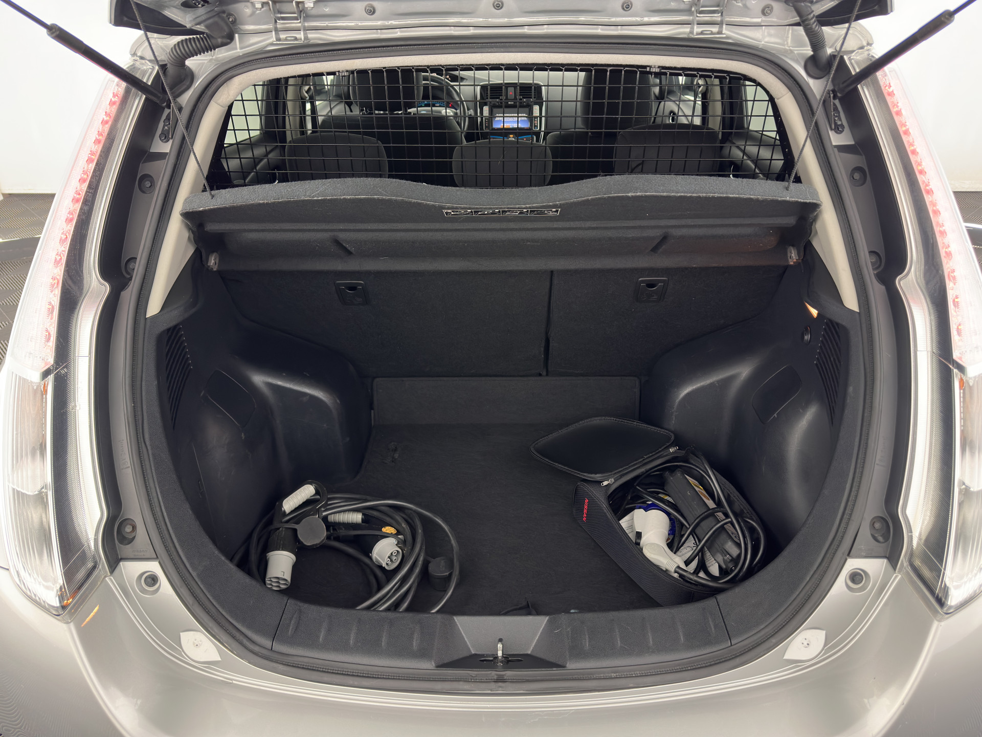 Nissan LEAF Acenta 30 kWh *NAVI-FULLMAP | MICROFIBRE | DAB | CAMERA | ECC | CRUISE | DIGI-COCKPIT | HEATED- COMFORTSEATS | PRIVACY-GLASS | 16"ALU*