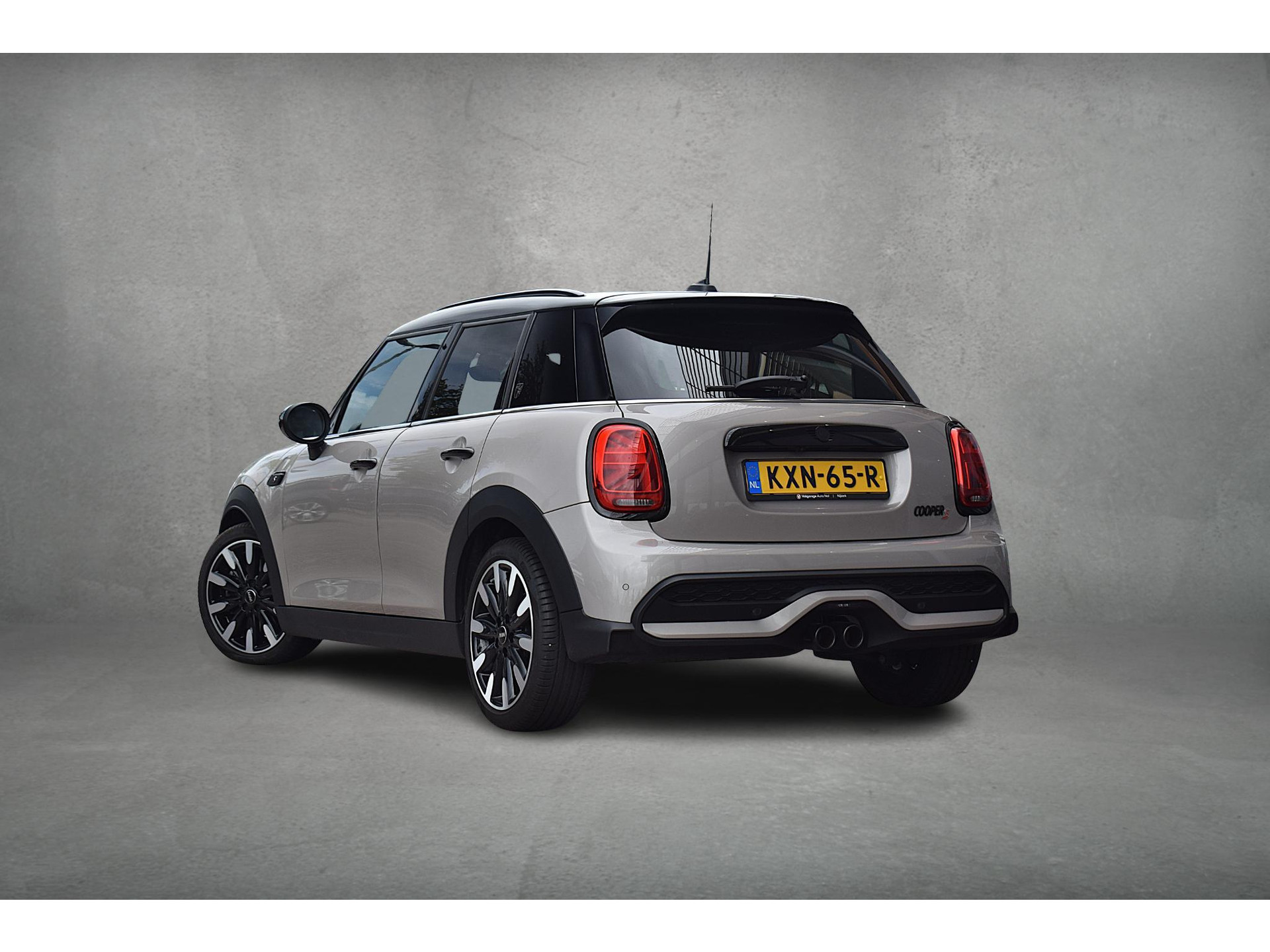 MINI 5-Deurs 2.0 Cooper S MINI Yours | Pano | Leer | H/K | HUD | Stuur-en Stoelverwarming