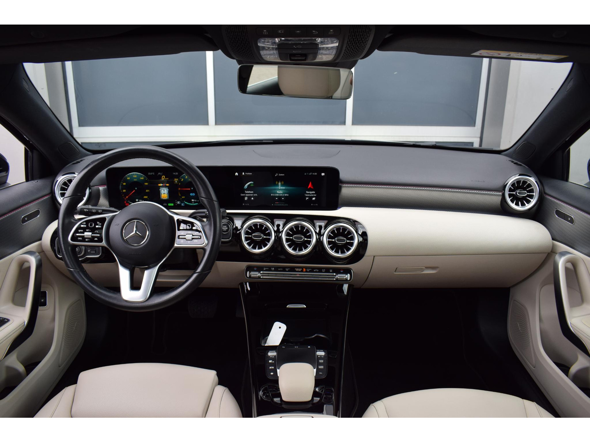 Mercedes-Benz A-klasse 250 e Business Solution Luxury Limited | Pano | Leer | Burmester | SOH: 94,3% | Stoelverwarming