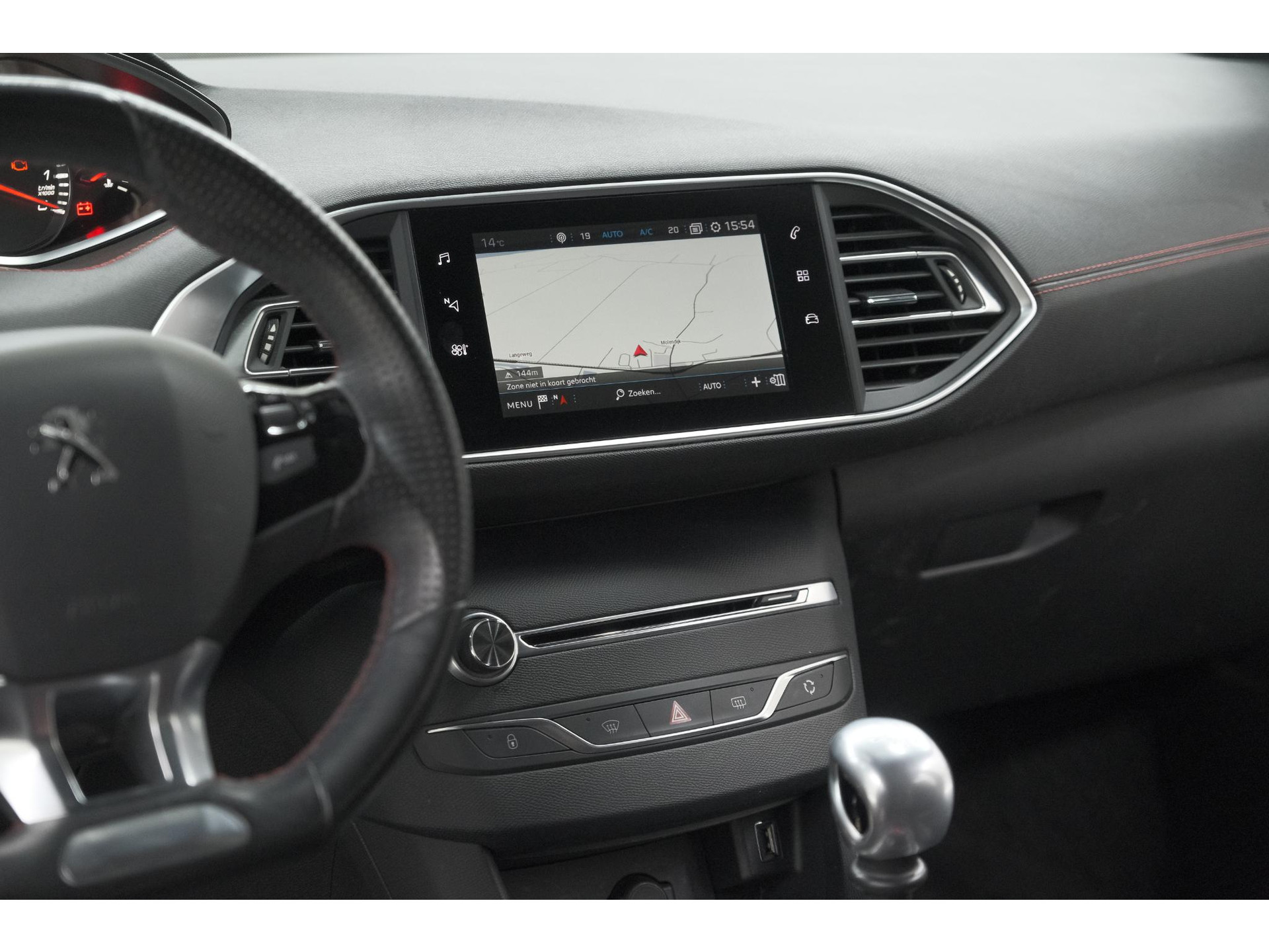 Peugeot 308 SW PureTech 130 GT-line | Trekhaak | Panoramadak | Camera | Alcantara Bekleding | Dodehoekdetectie