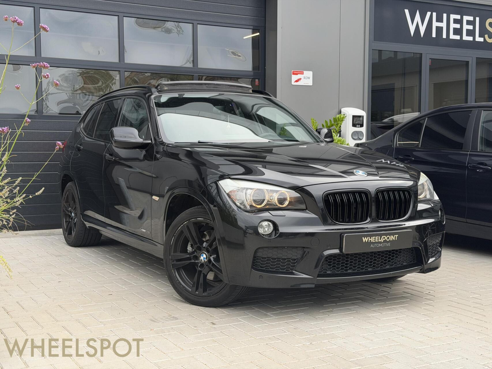 BMW X1 xDrive28i M-Sport|Pano|H&K|Keyless|Memory|Dealer OH