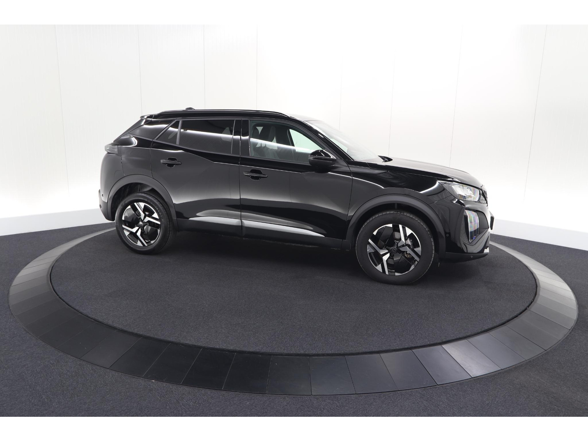 Peugeot 2008 1.2 Hybrid 145 Allure | 360 Camera | Adaptieve Cruise Control | Navigatie | Dodehoekdetectie