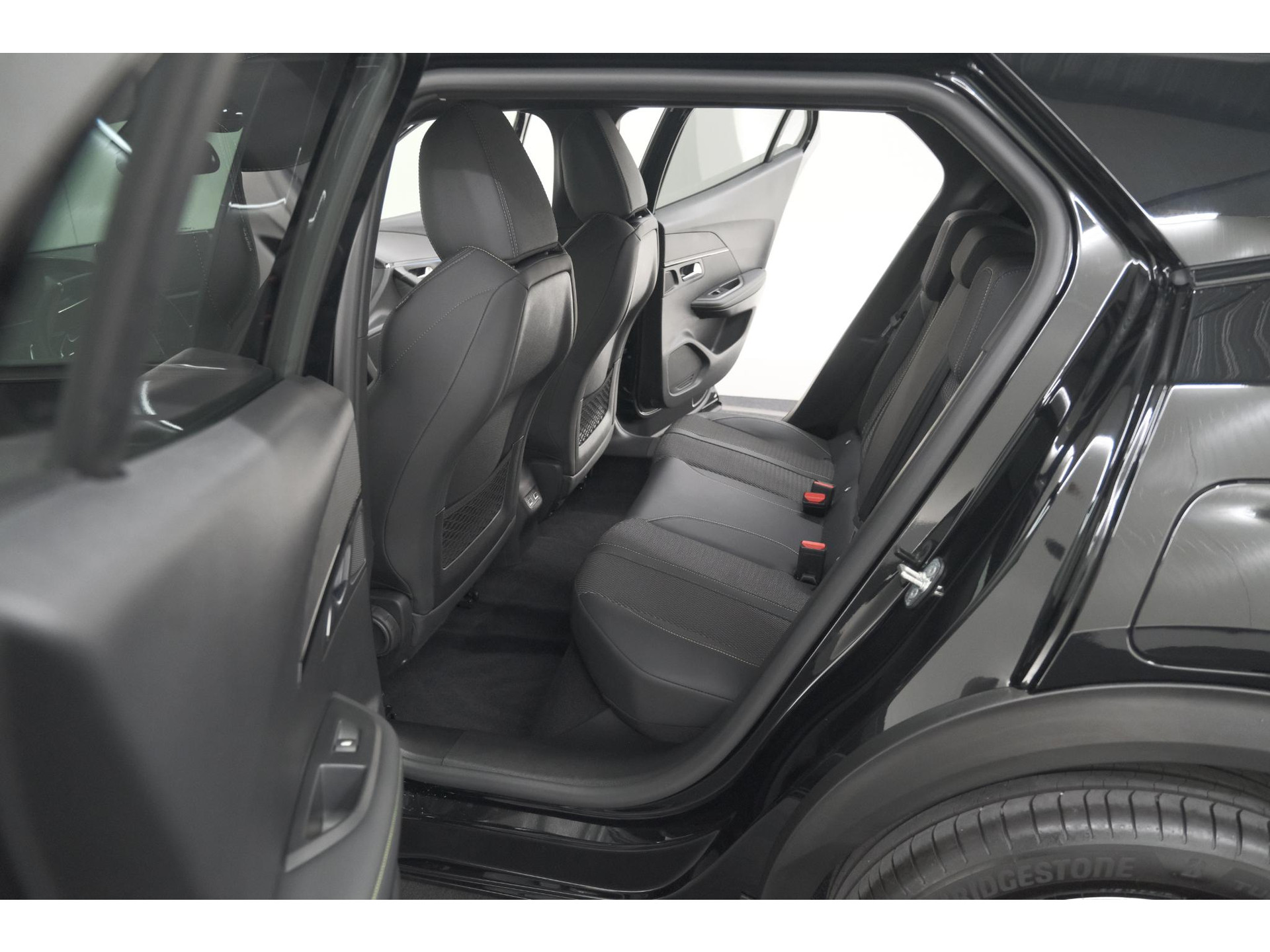 Peugeot 2008 1.2 Hybrid 136 GT | Camera | Apple Carplay | Parkeersensoren