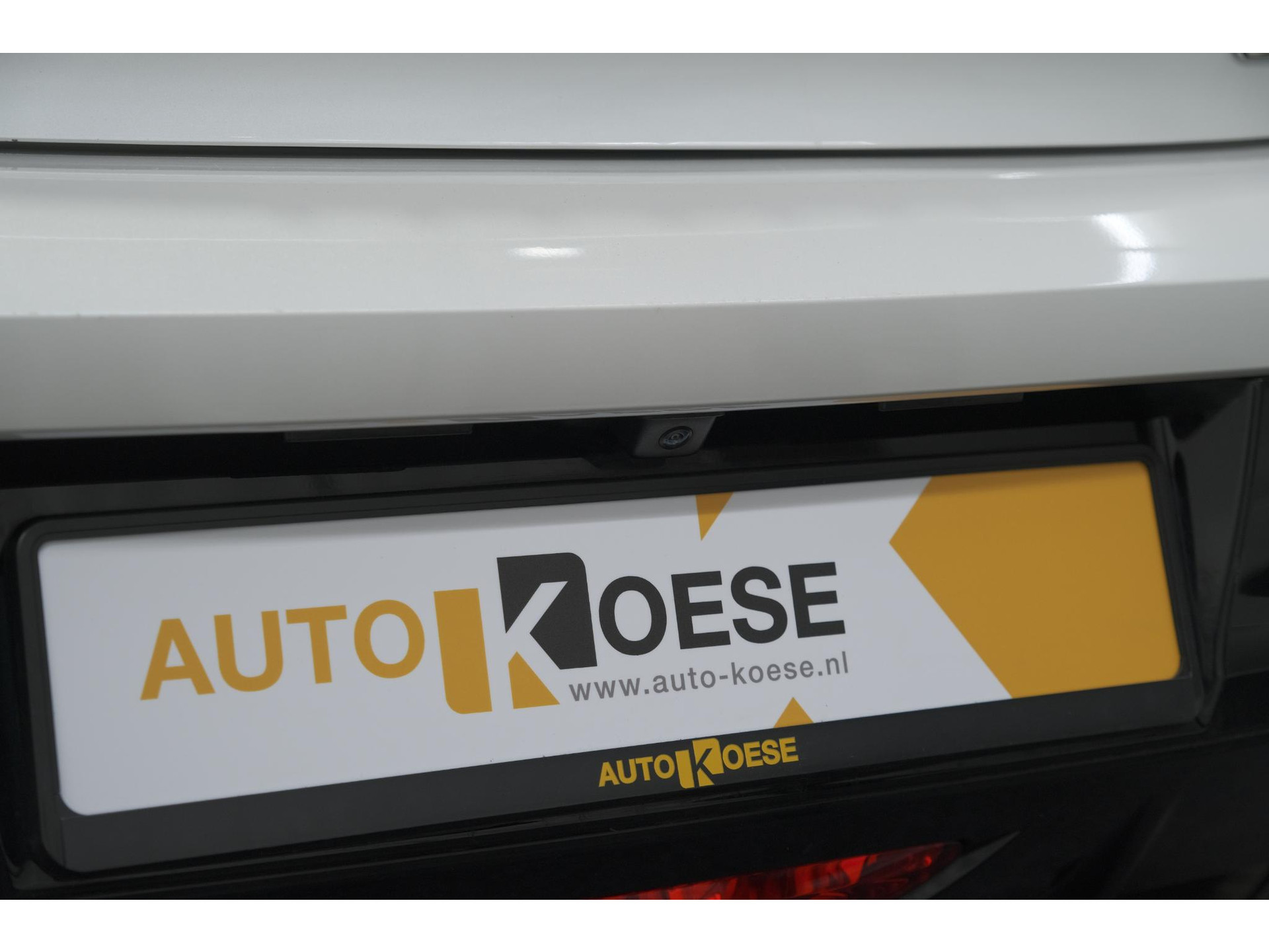 Peugeot e-208 EV GT 50 kWh | 93,7% SOH | Black Pack | Dodehoekdetectie | Camera | Apple Carplay