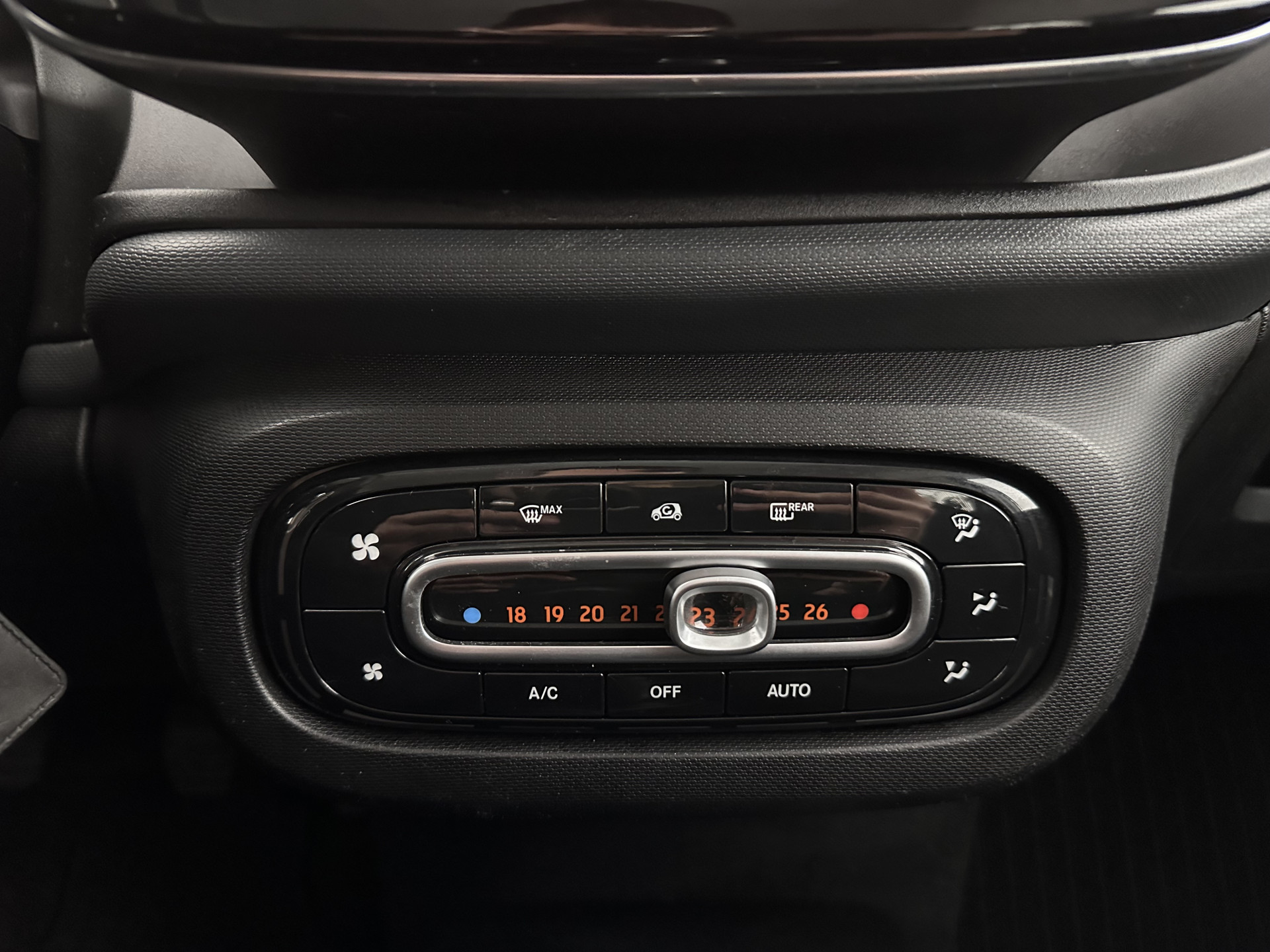 Smart forfour 1.0 Essential Edition *AIRCO | CRUISE | COMFORTSEATS | RADIO-MP3*