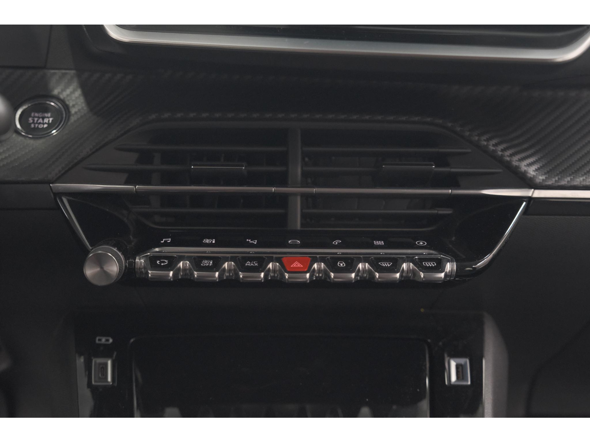 Peugeot e-2008 EV Allure Pack 50 kWh | 3 Fase Laadfunctie | Camera | Navigatie | Parkeersensoren | Apple Carplay