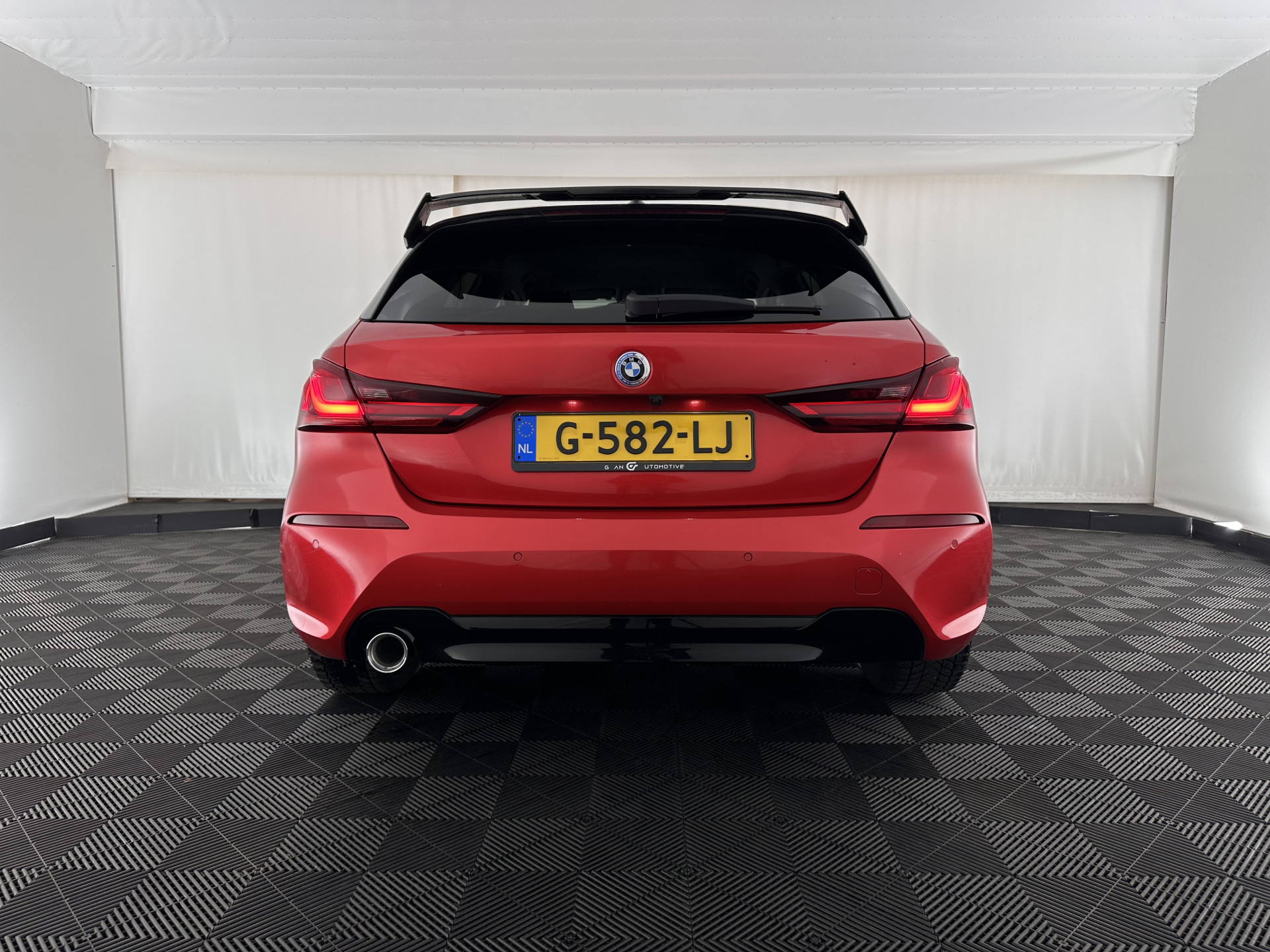 BMW 1-serie 116D EXECUTIVE EDITION *DIGI-COCKPIT | FULL-LED | NAVI-FULLMAP | AMBIENT-LIGHT | CRUISE | KEYLESS | PRIVACY-GLASS | ECC | PDC | 16"ALU*