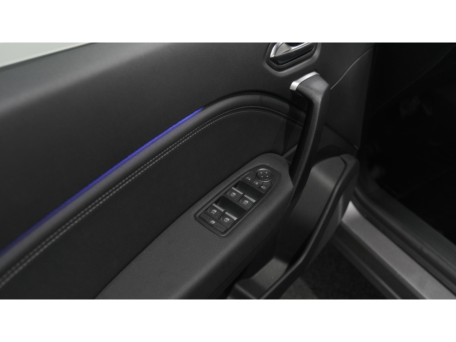 Renault Captur Mild Hybrid 140 EDC Techno | 360 Camera | 9.3 Inch Grootscherm | Stoelverwarming | Apple Carplay | 18 Inch Lichtmetalen Velgen