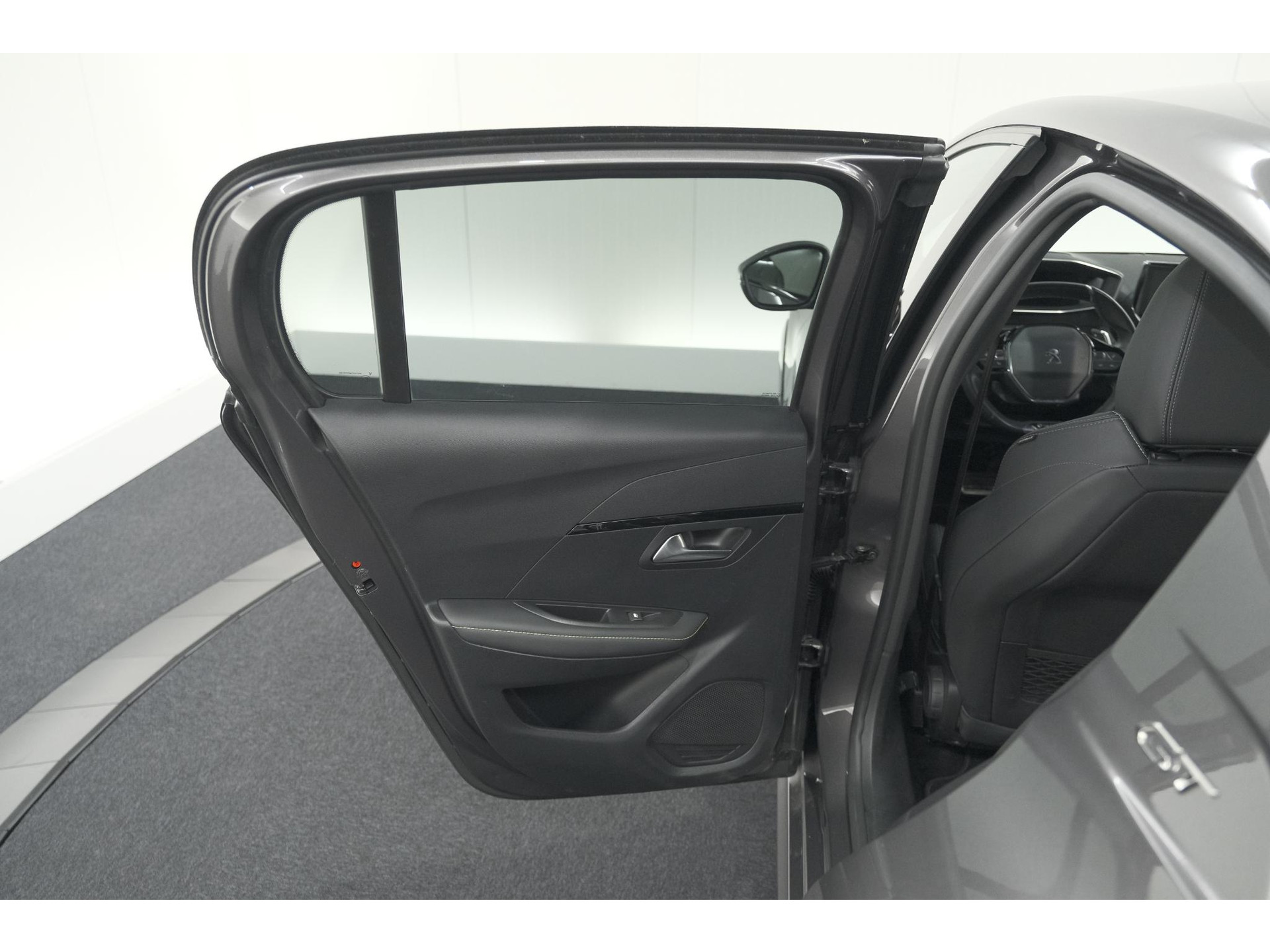 Peugeot 208 PureTech 100 EAT8 GT | Camera | Dodehoekdetectie | Navigatie | Apple Carplay