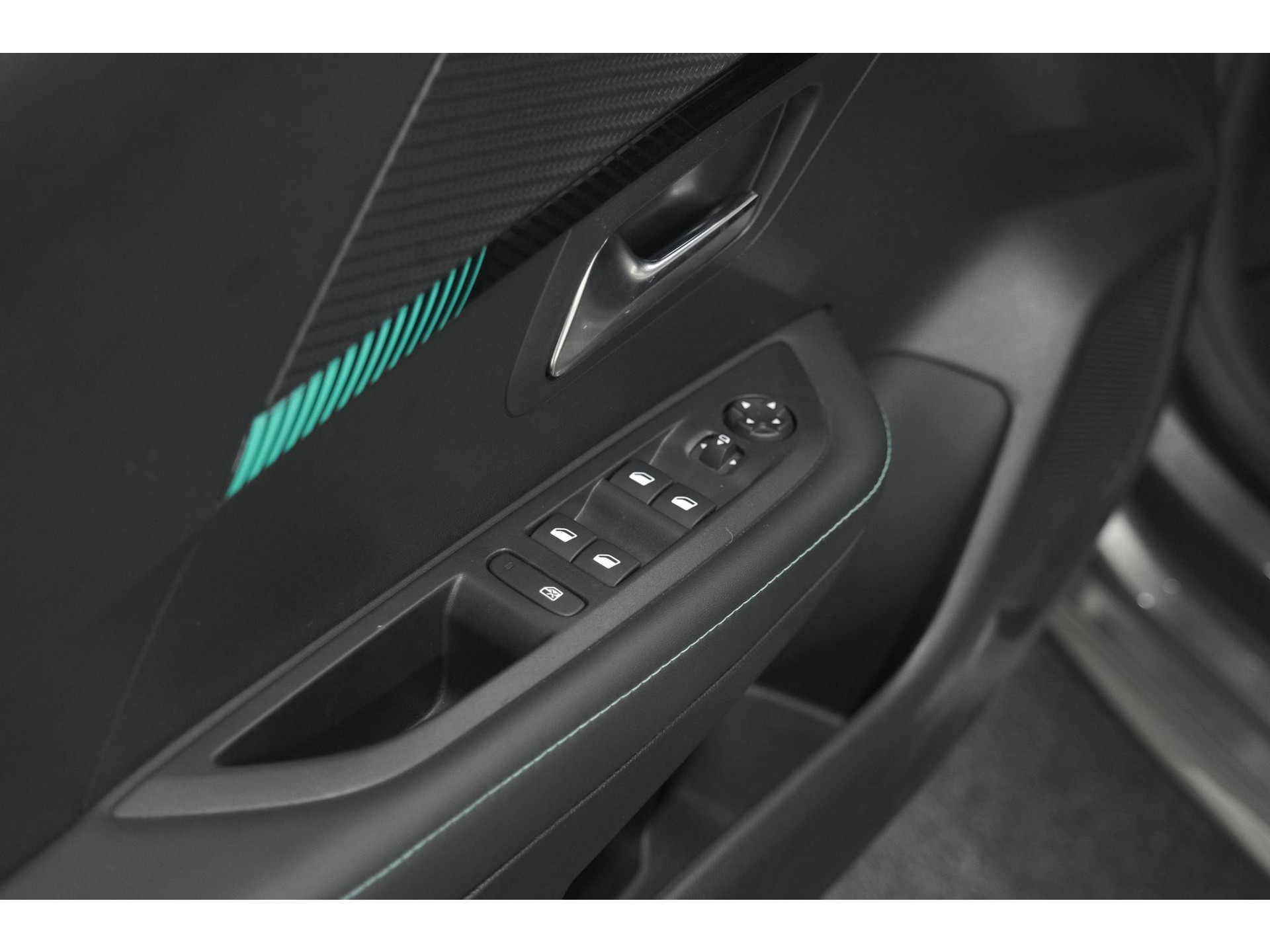 Peugeot 208 PureTech 100 EAT8 Allure Pack | Camera | Apple Carplay | Parkeersensoren | Stoelverwarming