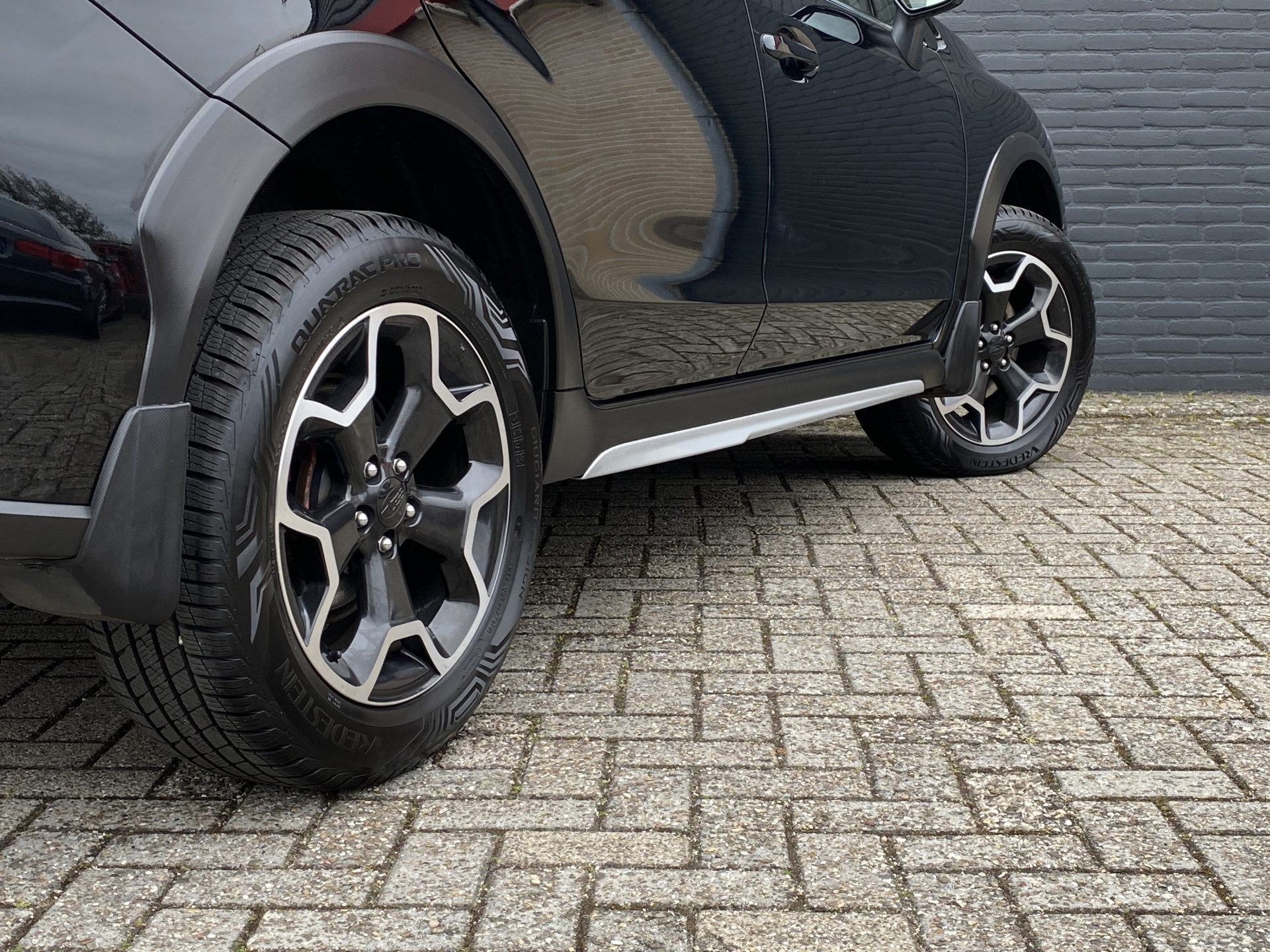 Subaru XV 2.0i Luxury AWD 150 pk AUT. | dealer onderhouden | navigatie | trekhaak | leder interieur | camera | all season banden