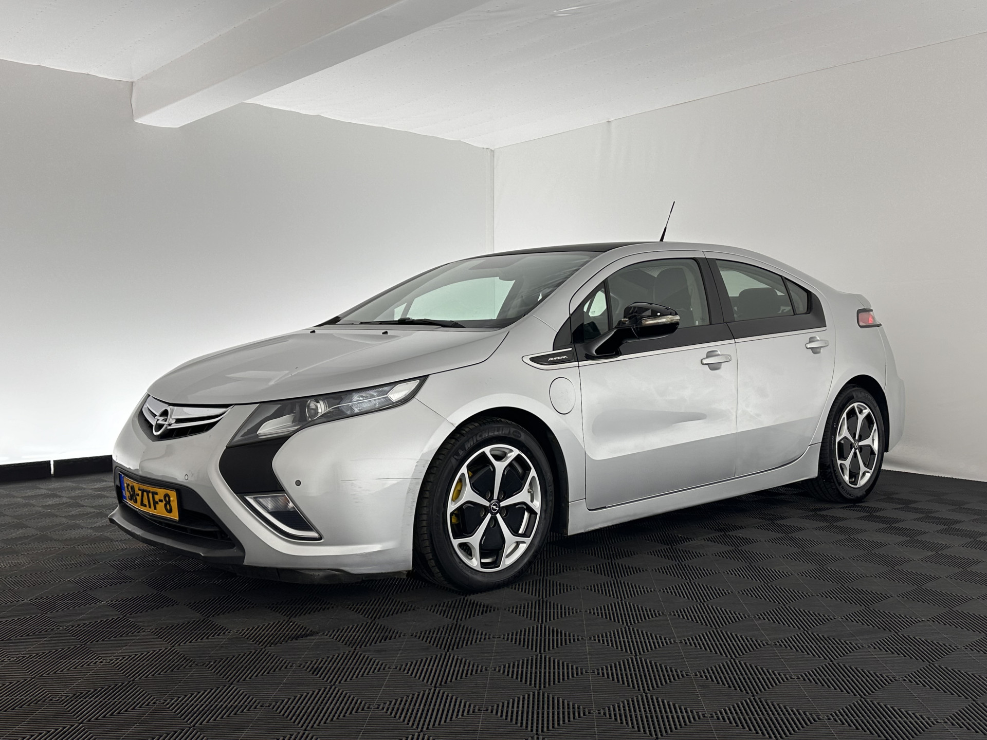 Opel Ampera 1.4 *NAVI-FULLMAP | BOSE-AUDIO | KEYLESS | FULL-LEATHER | CAMERA | ECC | PDC | CRUISE*