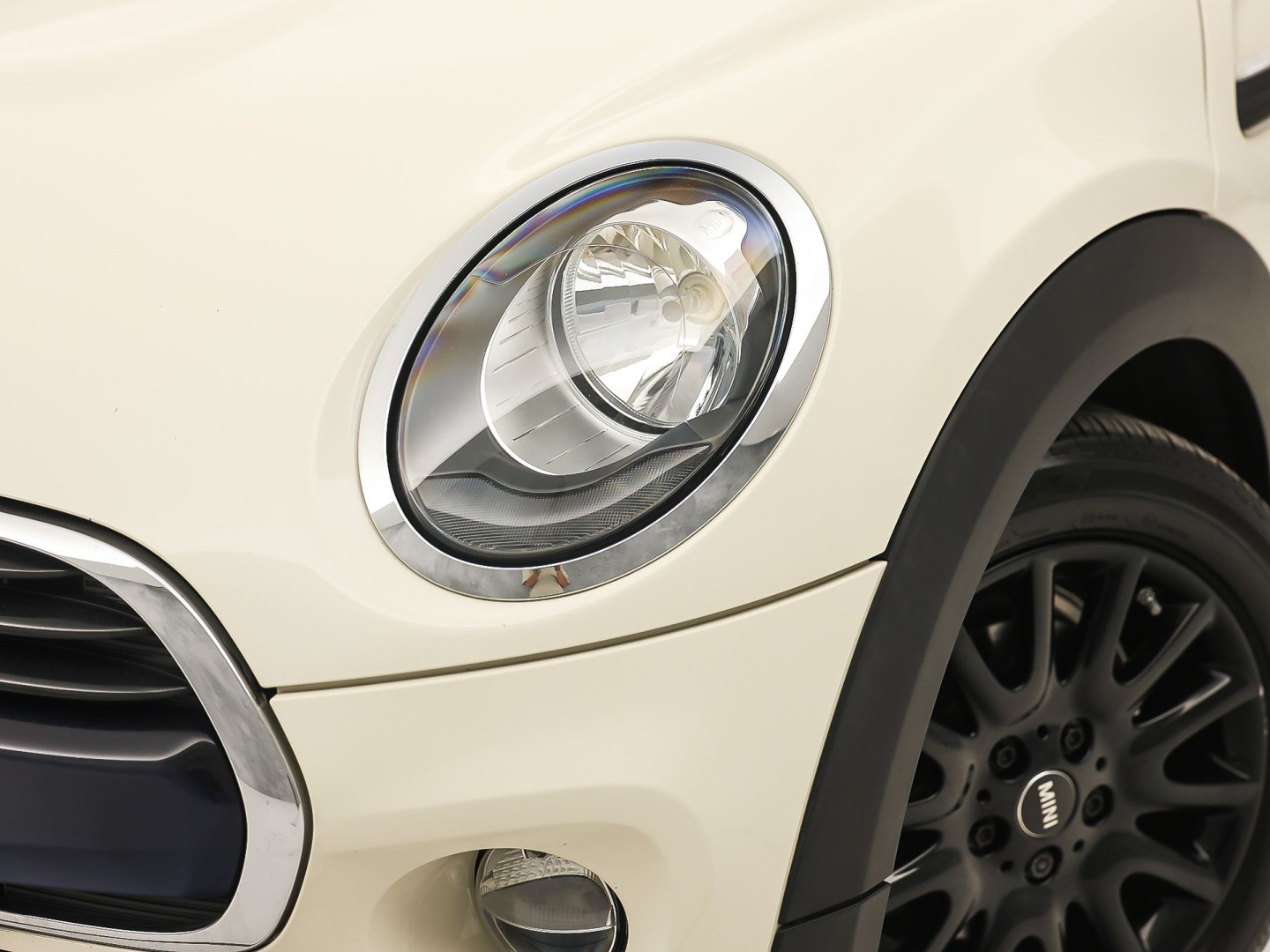 MINI 3-deurs 1.5 Cooper Sport 136Pk (NAVIGATIE, GETINT GLAS, AIRCO, BLUETOOTH, LM VELGEN, SPORTSTOELEN, CRUISE, NIEUWE APK, NIEUWSTAAT)
