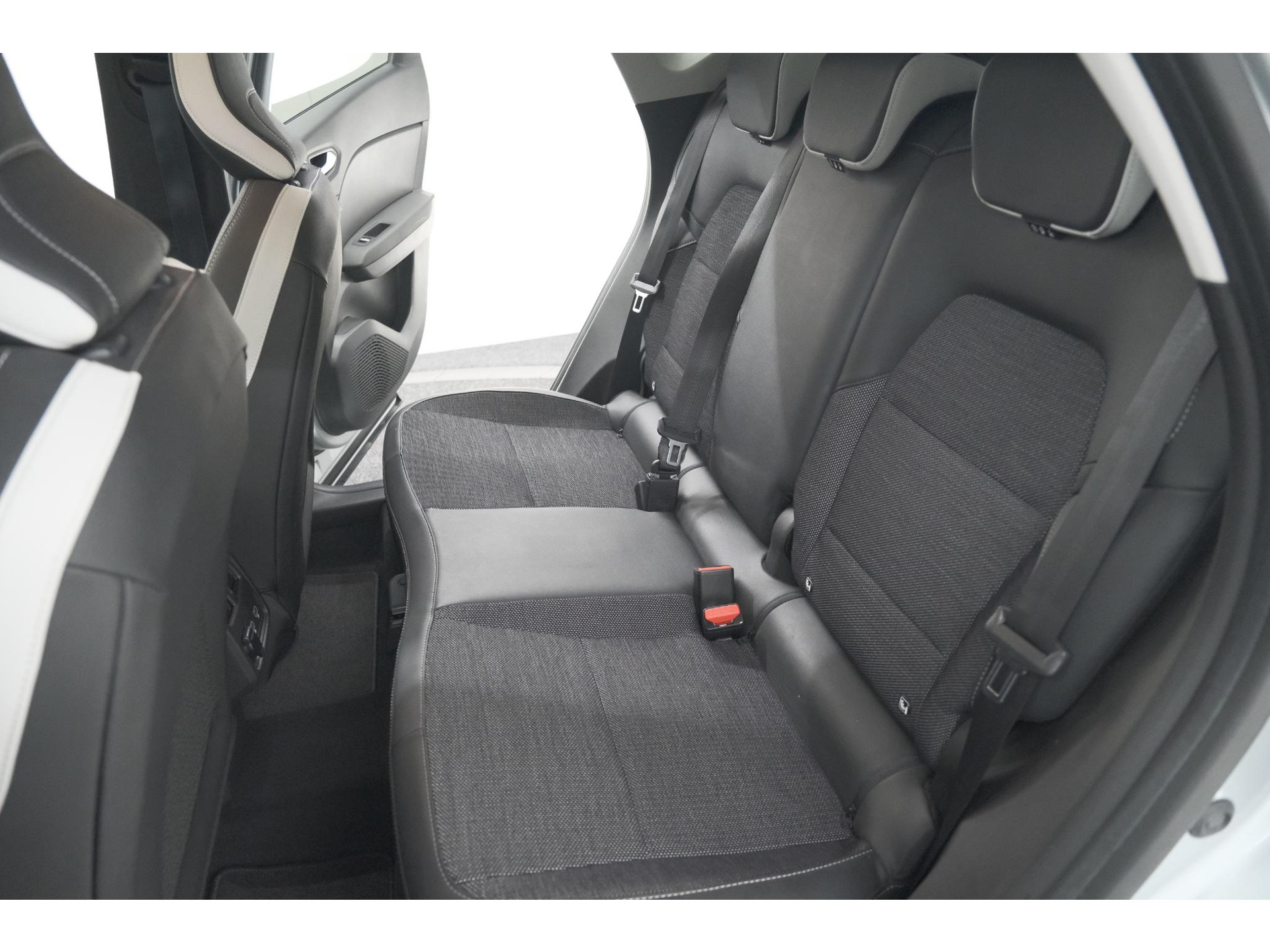 Renault Captur TCe 90 Intens | Trekhaak | Camera | Navigatie | Parkeersensoren | Apple Carplay