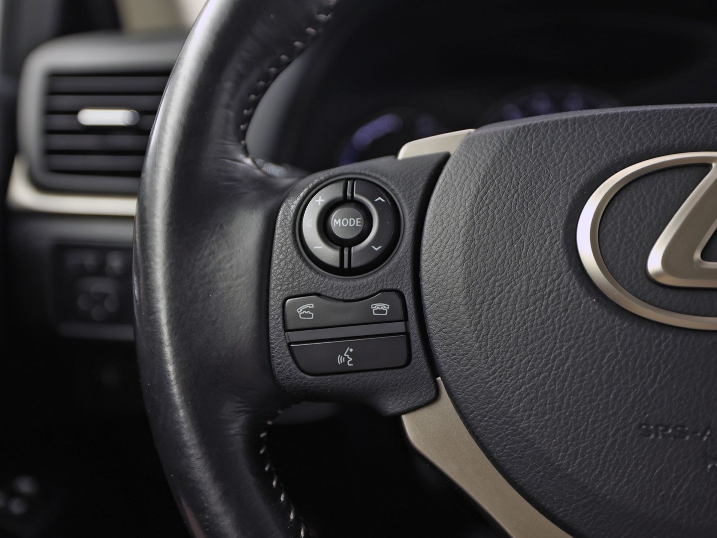 Lexus CT 200h Business Launch Edition Automaat (NAVIGATIE, CAMERA, ALCANTARA, SPORTSTOELEN, KEYLESS, ADAPTIVE CRUISE, NIEUWSTAAT)