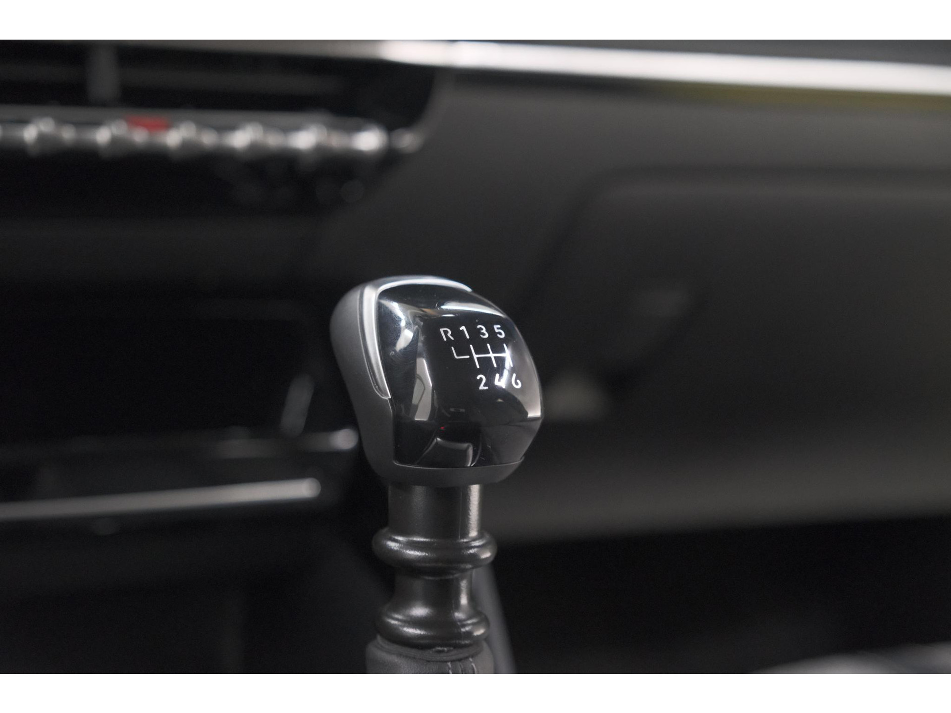 Peugeot 208 PureTech 100 Allure | 360 Camera | Vison Pack | Dodehoekdetectie | Apple Carplay