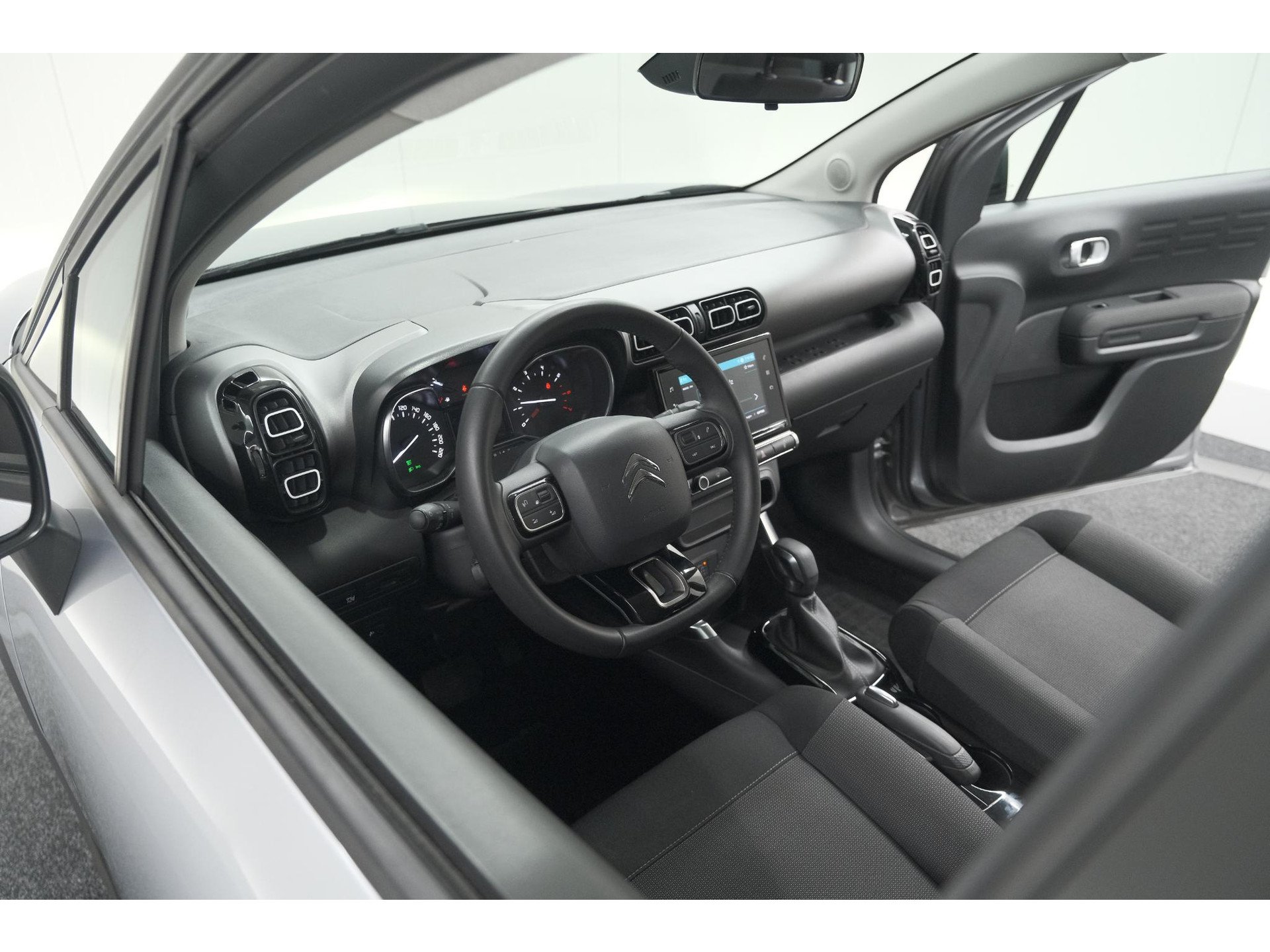 Citroen C3 Aircross PureTech 130 EAT6 Plus | Stoelverwarming | Apple Carplay | Parkeersensoren