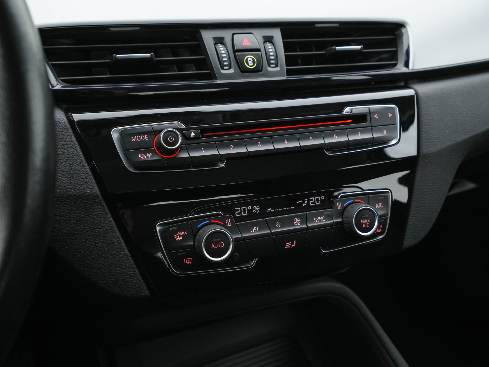 BMW X1 sDrive16d Centennial Executive *NAVI-FULLMAP | FULL-LED | ECC | PDC | CRUISE | COMFORT-SEATS | TOWBAR | 17''ALU *