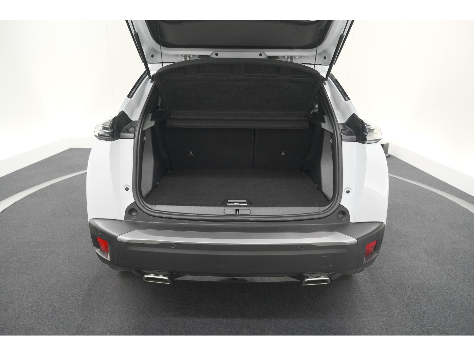 Peugeot 2008 PureTech 130 EAT8 Allure | Allseason banden | 360 Camera | Dodehoekdetectie | Apple Carplay | Stoelverwarming